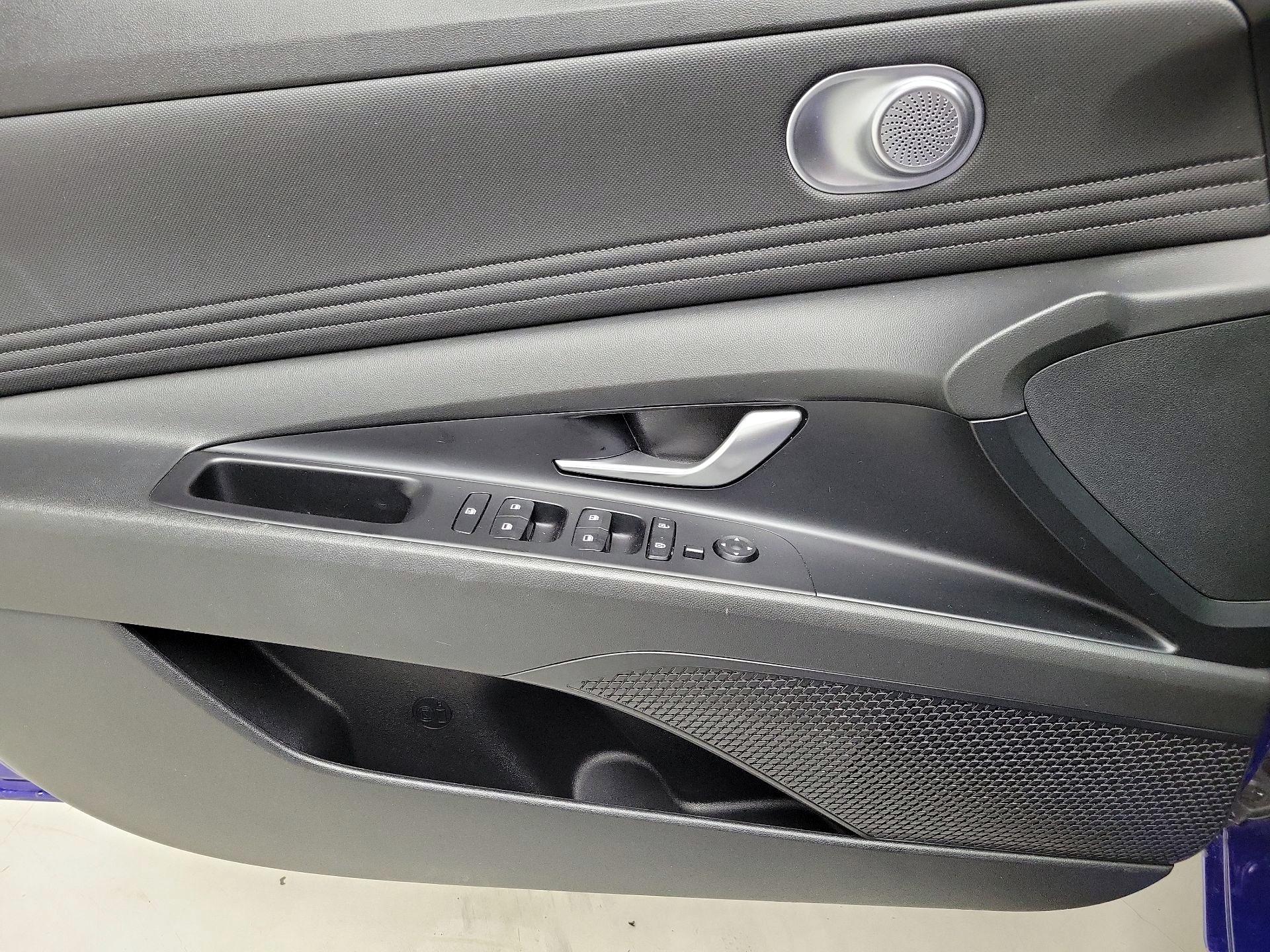 Thumbnail: 2023 Hyundai Elantra - 12