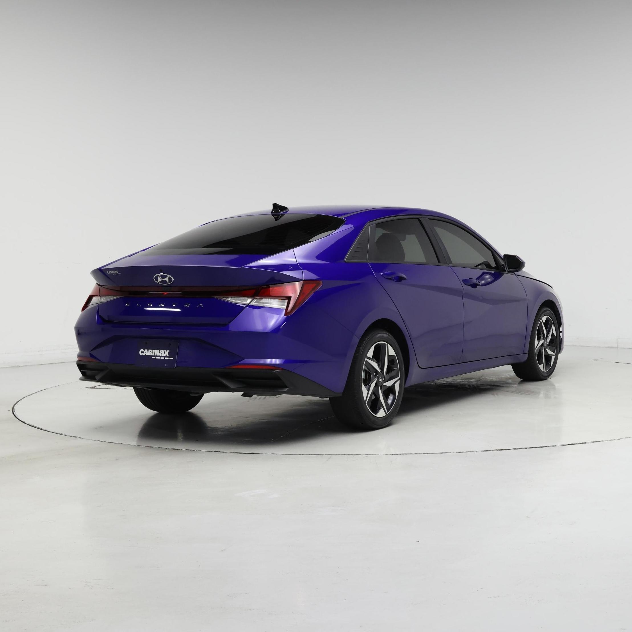 Thumbnail: 2023 Hyundai Elantra - 8