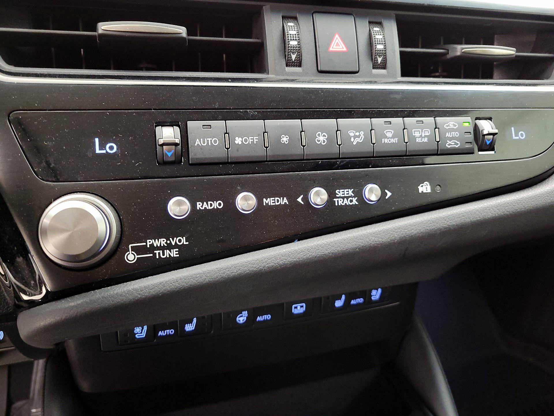 Thumbnail: 2024 Lexus ES - 16