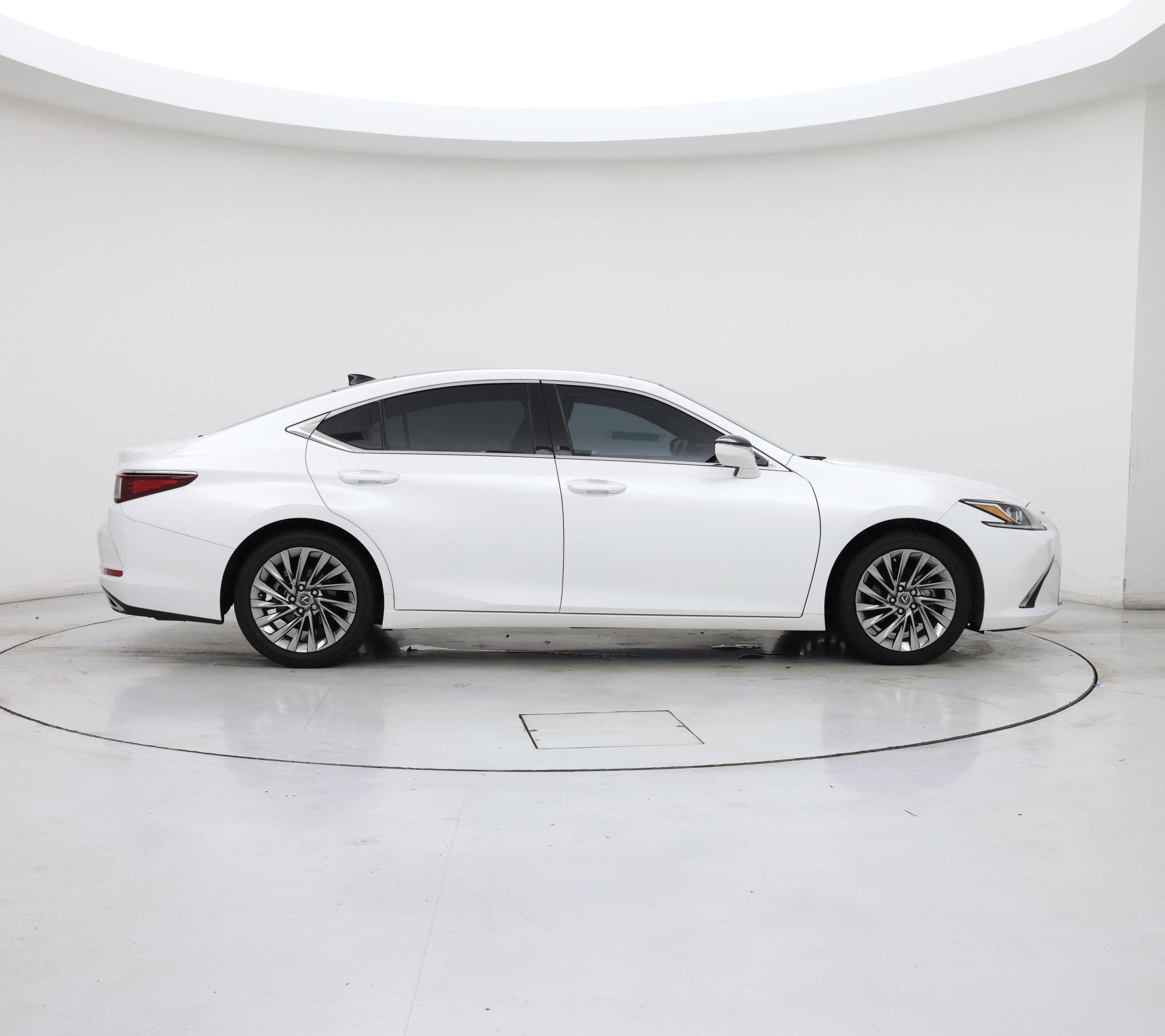 Thumbnail: 2024 Lexus ES - 7