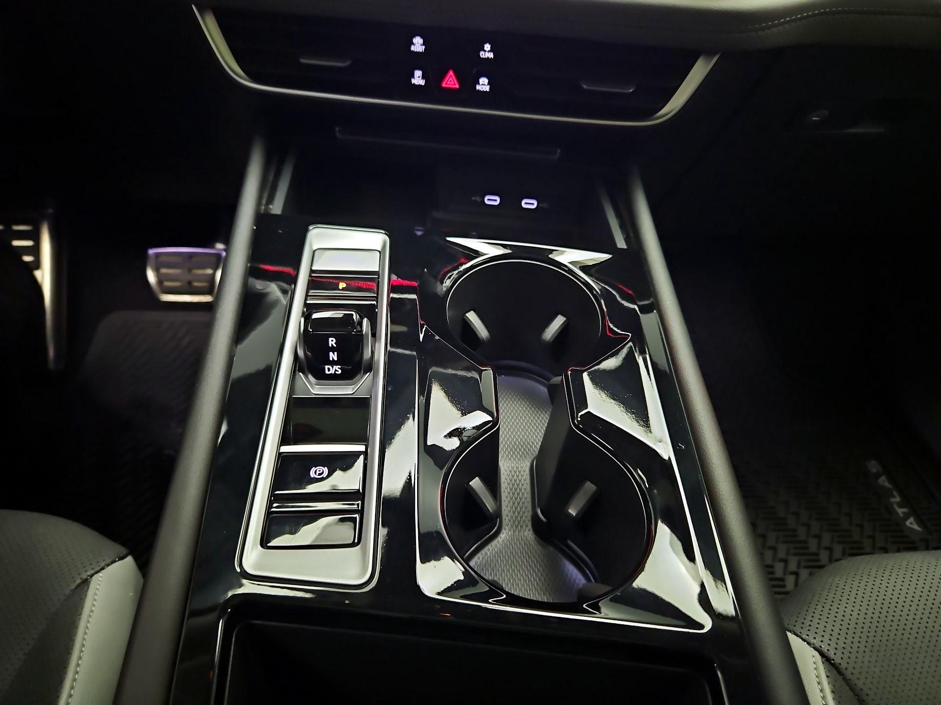 Thumbnail: 2024 Volkswagen Atlas - 16