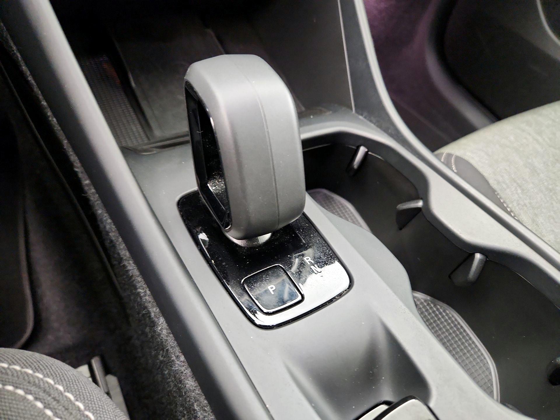 Thumbnail: 2025 Volvo XC40 - 15