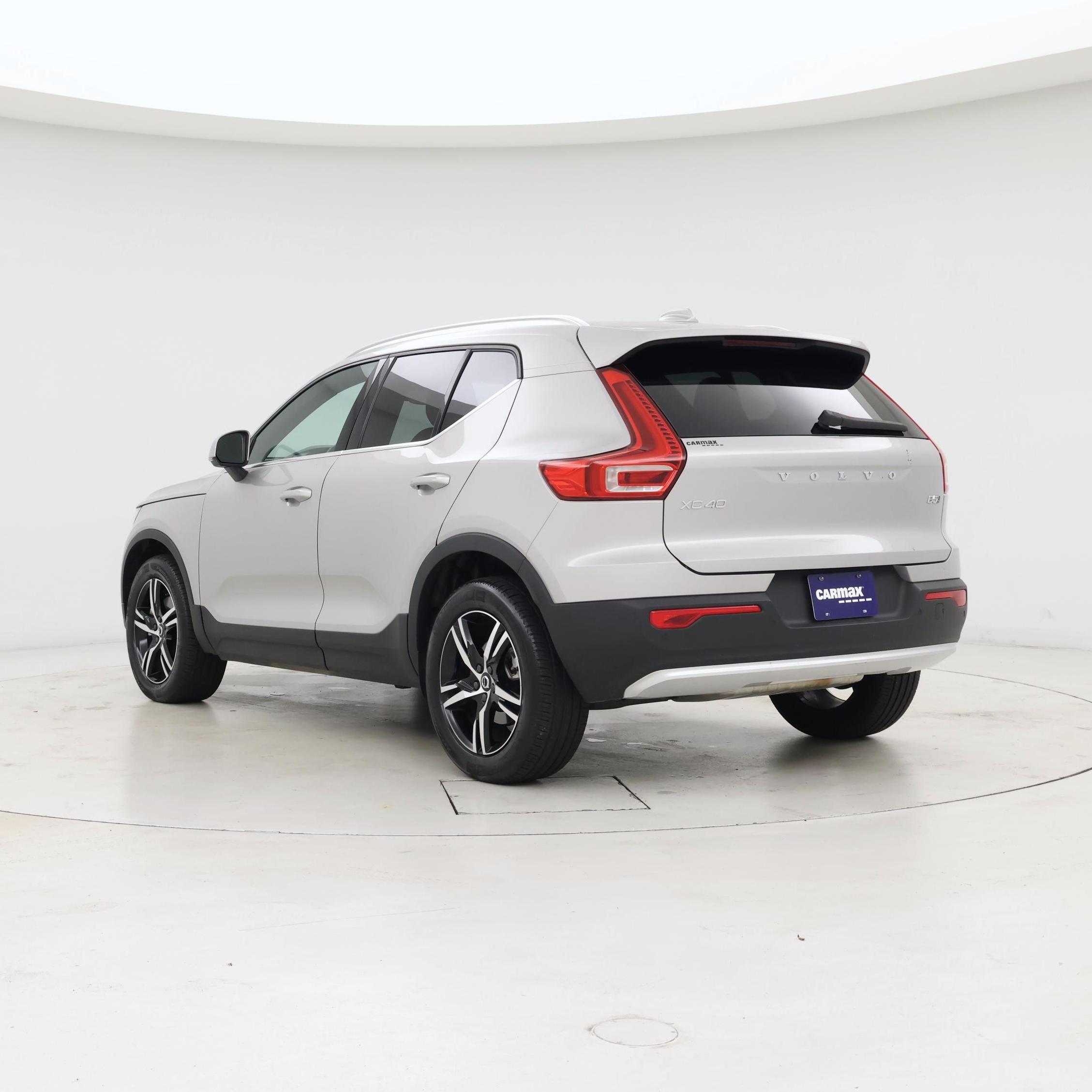 Thumbnail: 2025 Volvo XC40 - 2