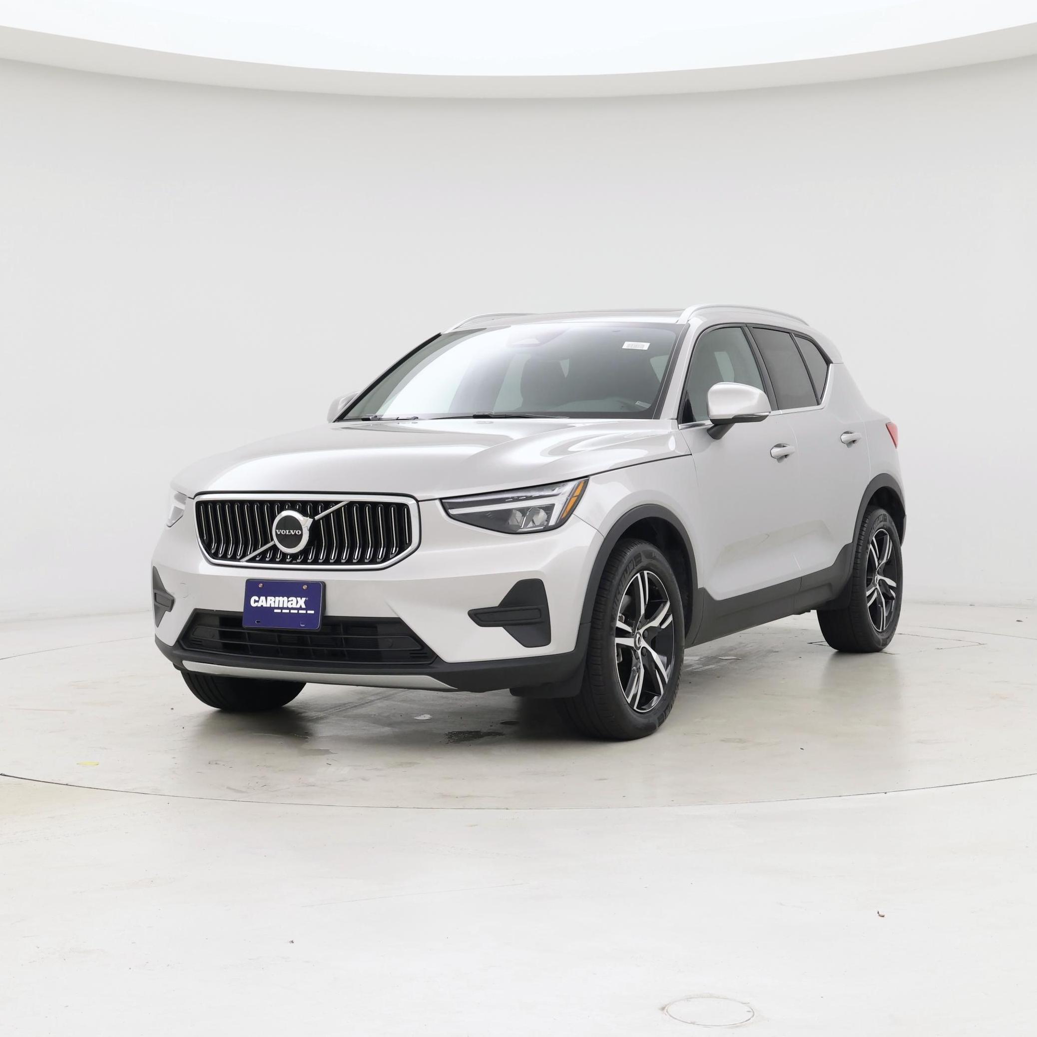 Thumbnail: 2025 Volvo XC40 - 4
