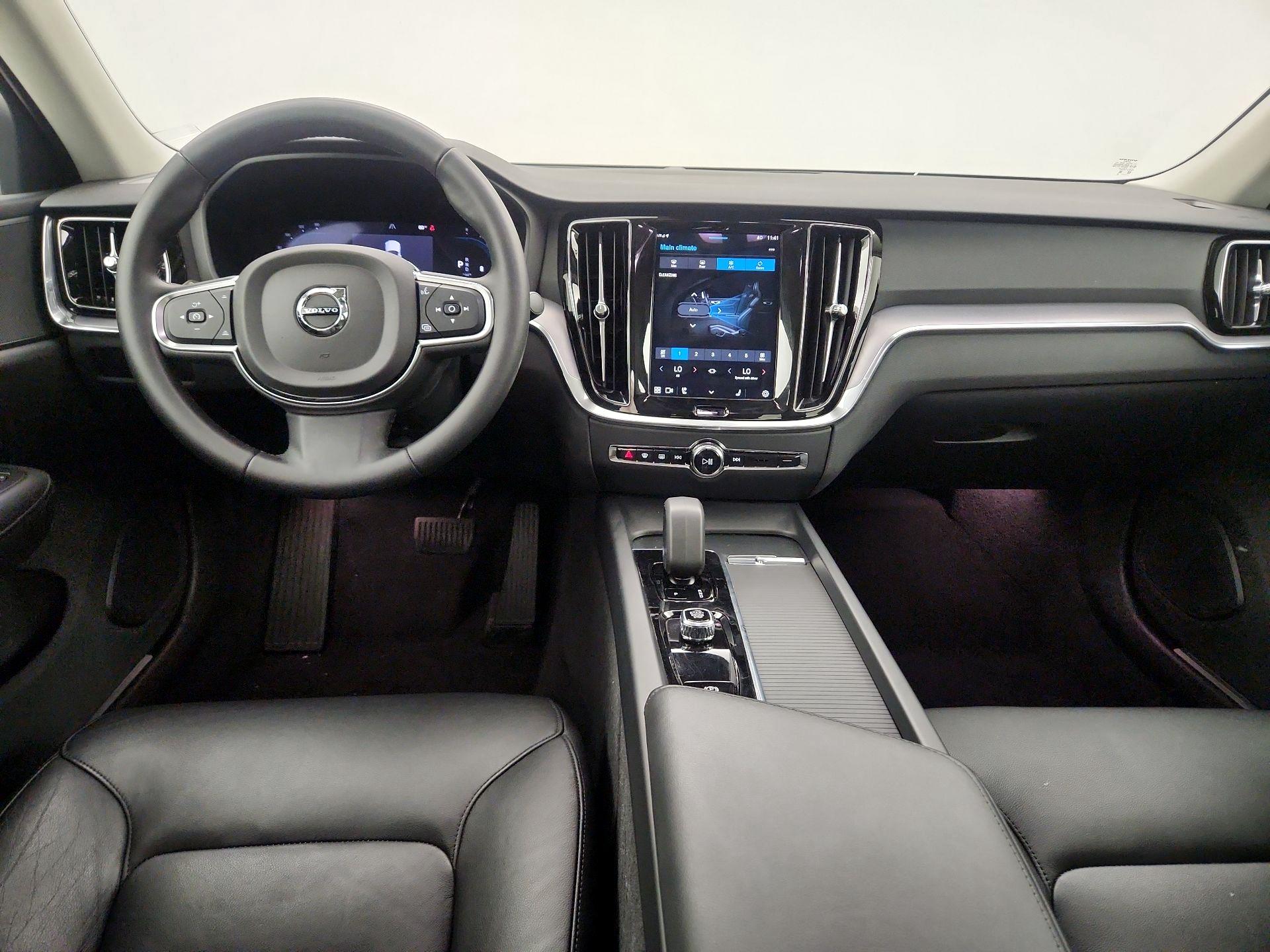 Thumbnail: 2025 Volvo S60 - 9