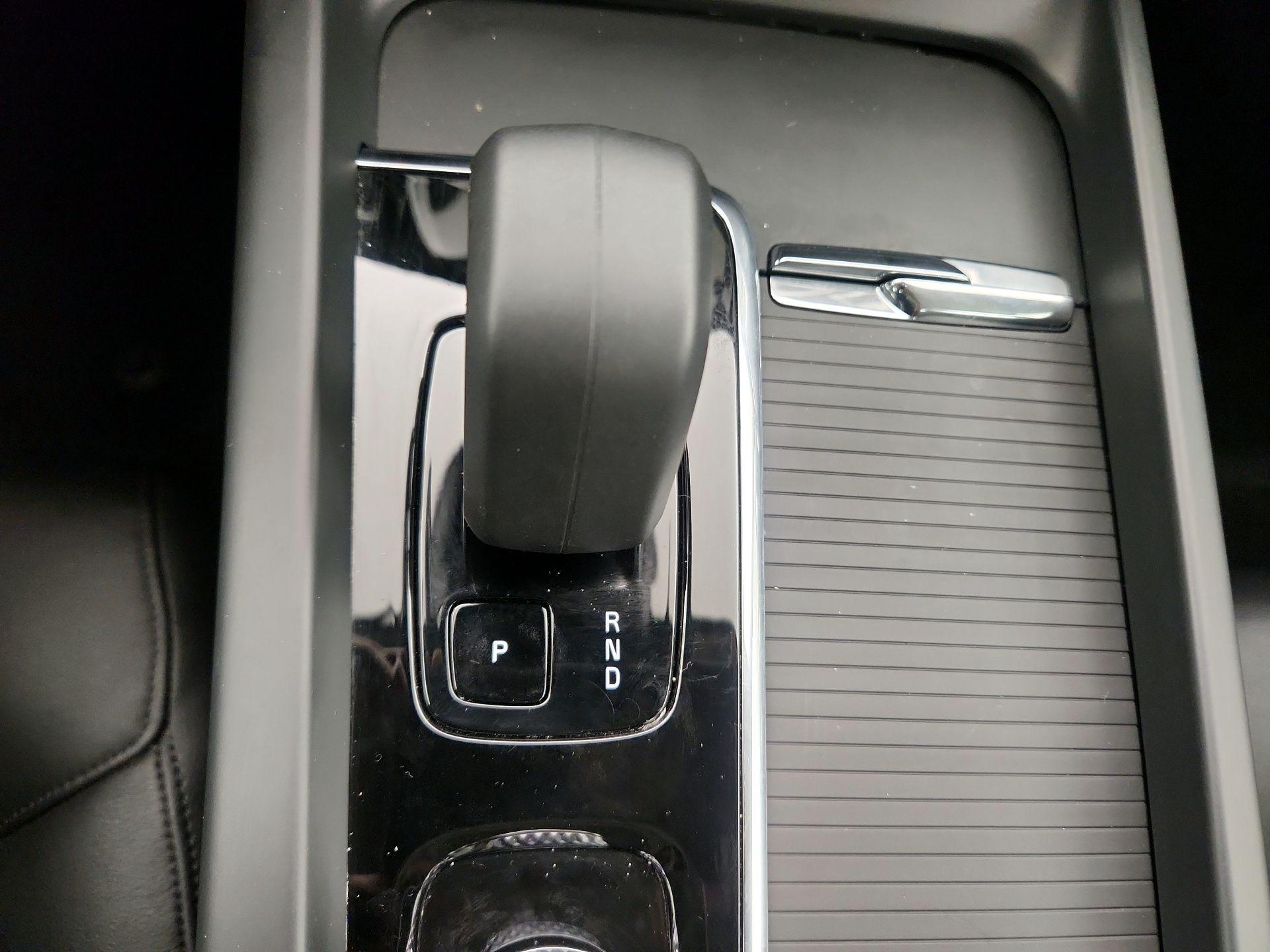 Thumbnail: 2025 Volvo S60 - 18
