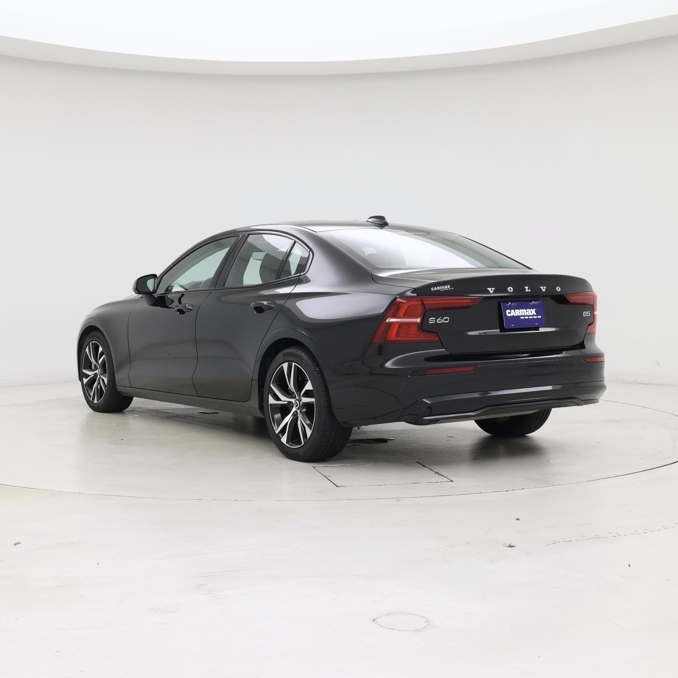 Thumbnail: 2025 Volvo S60 - 2