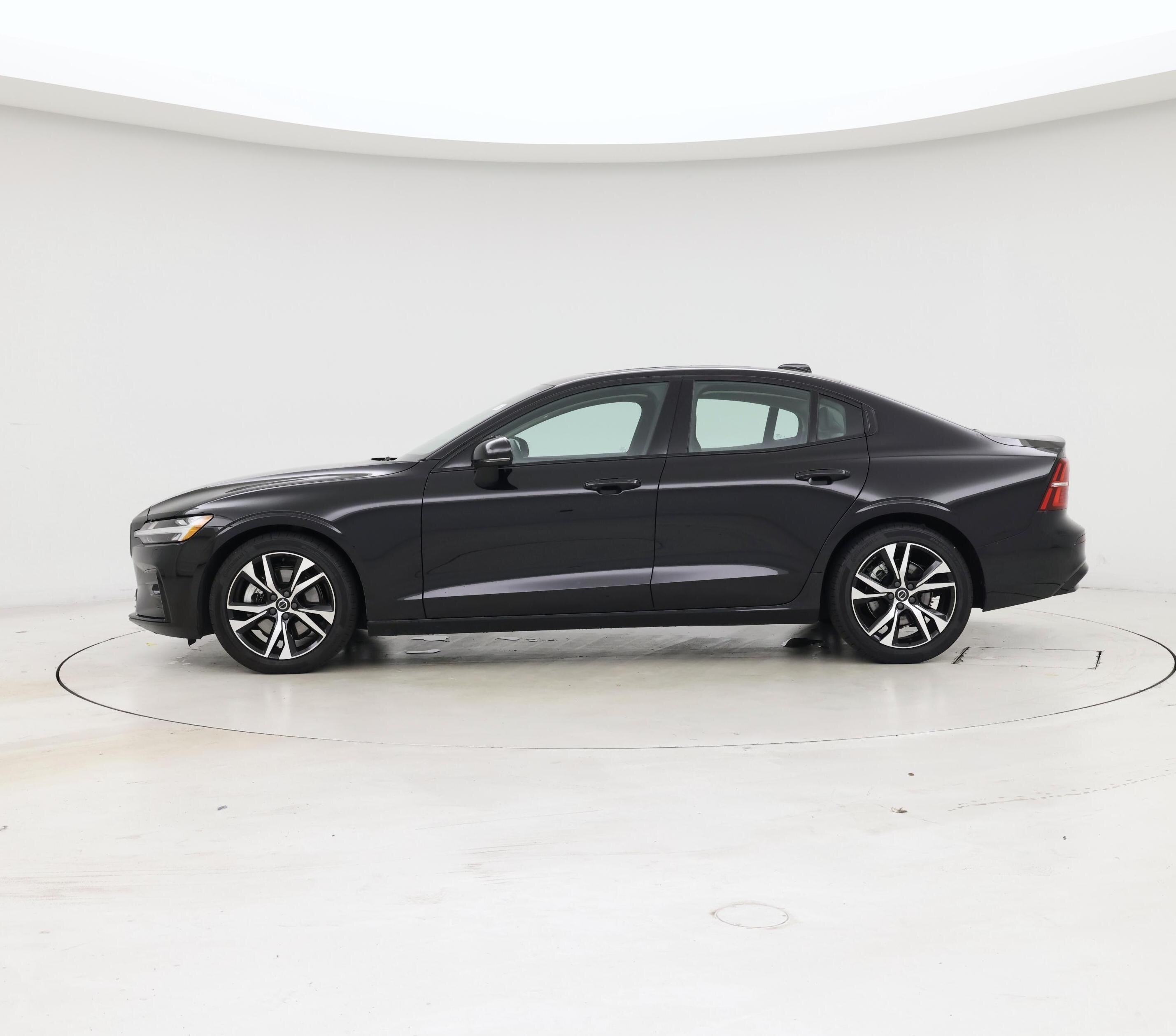 Thumbnail: 2025 Volvo S60 - 3