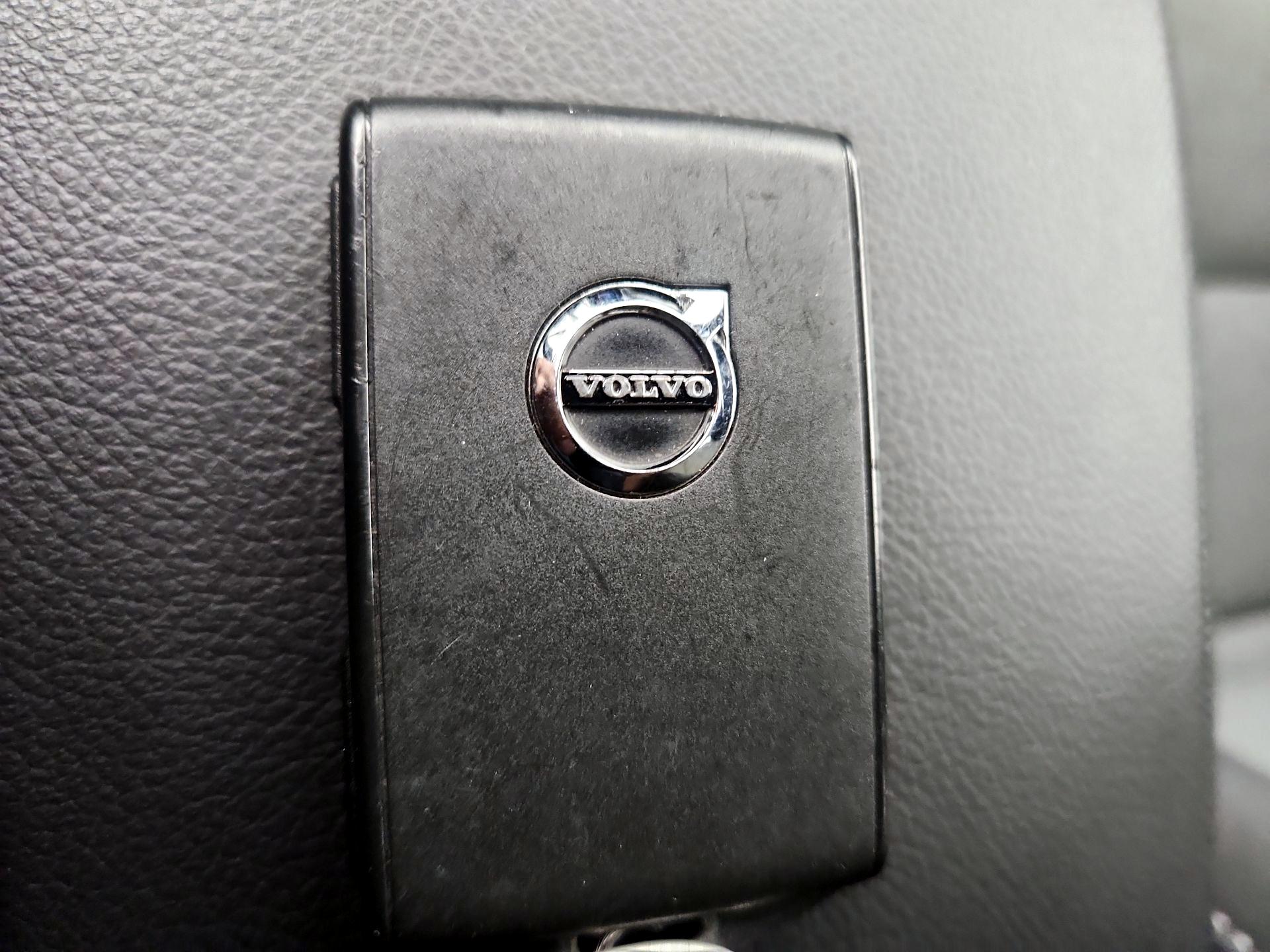 Thumbnail: 2025 Volvo XC40 - 20