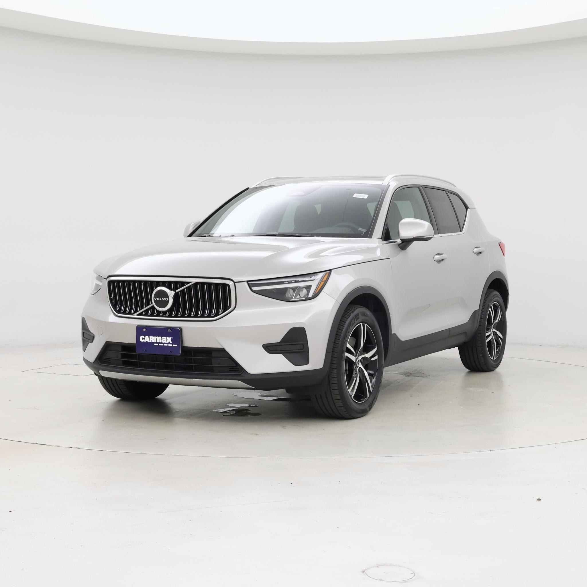 Thumbnail: 2025 Volvo XC40 - 4