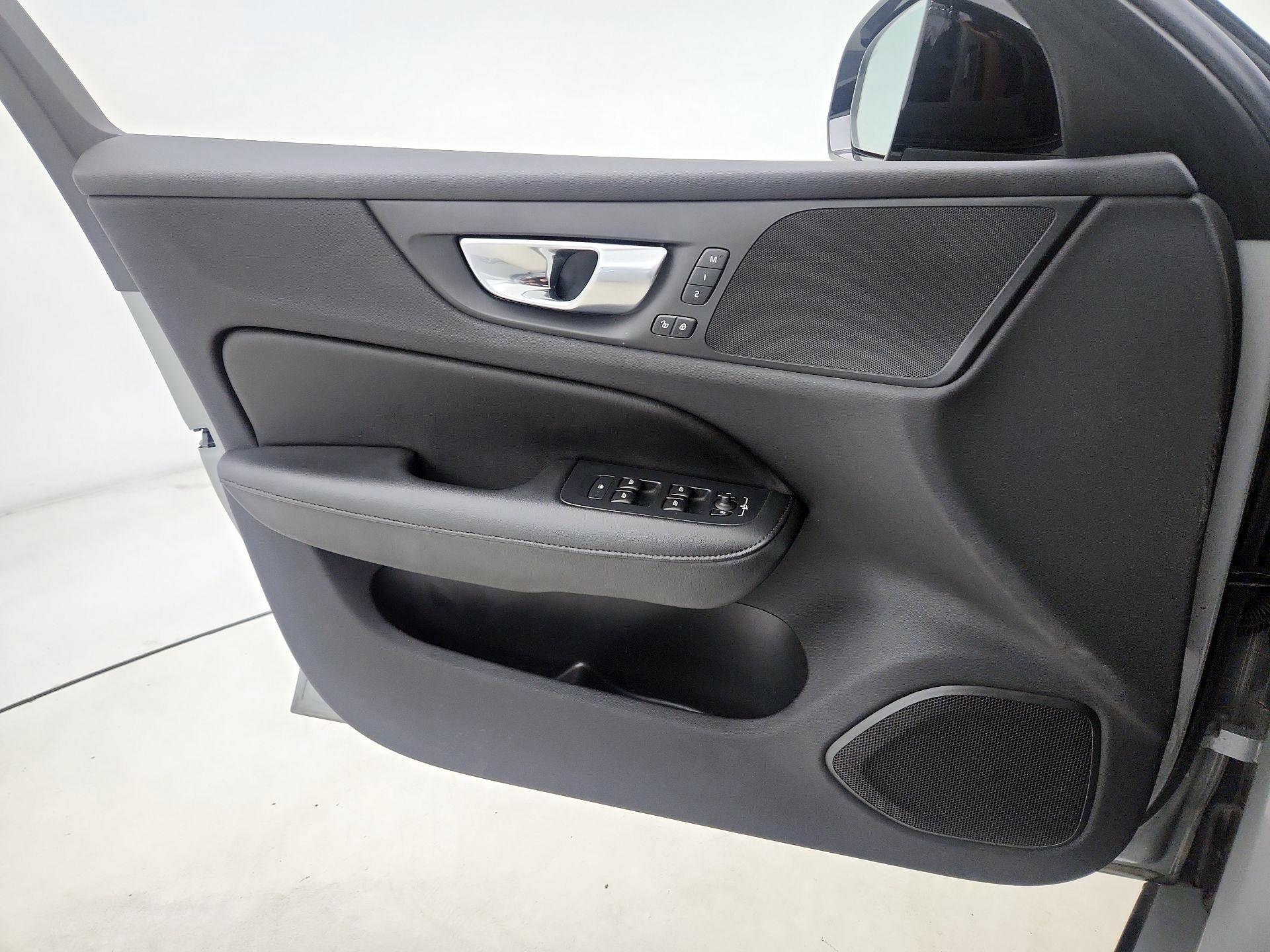 Thumbnail: 2025 Volvo S60 - 12