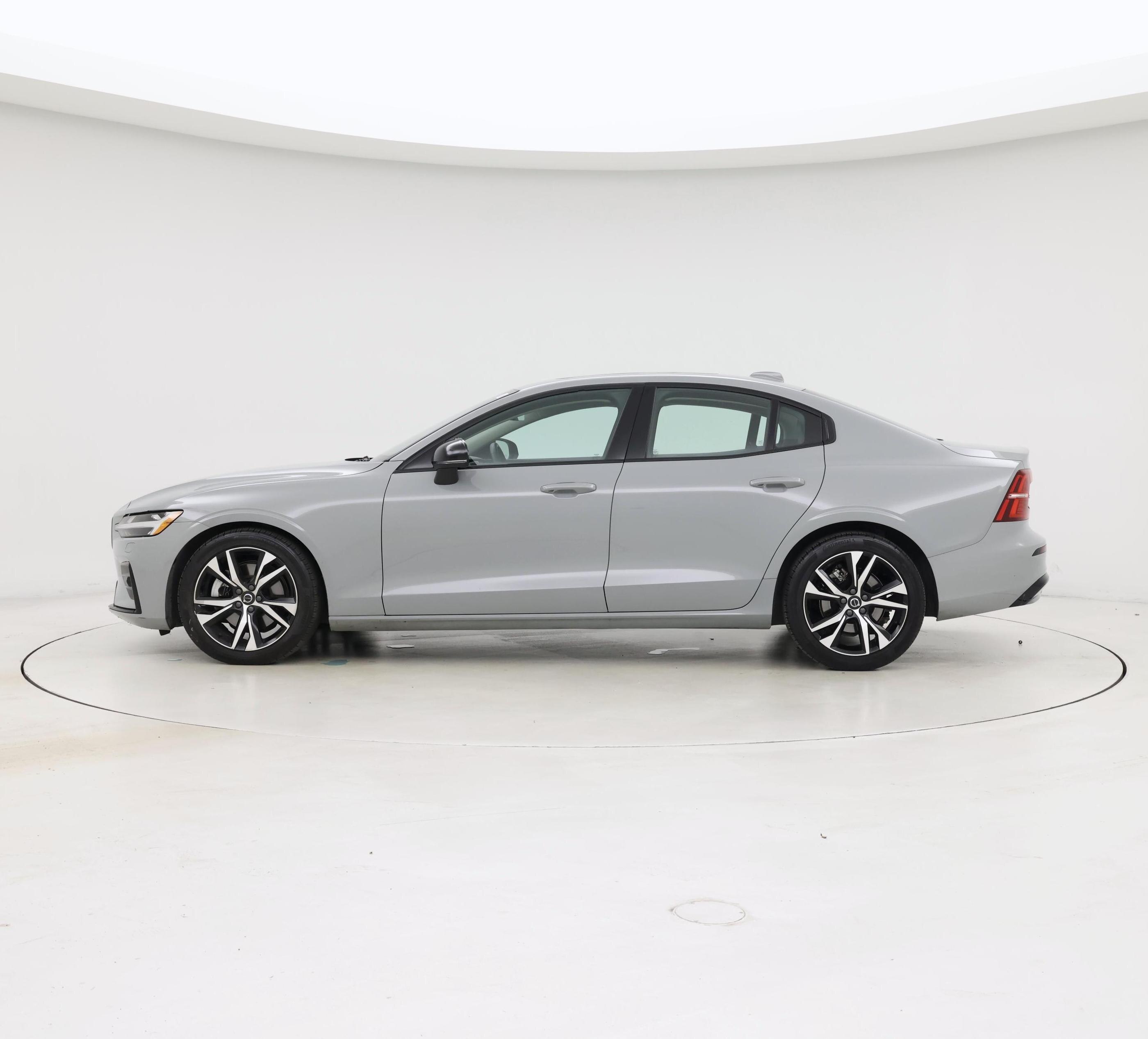 Thumbnail: 2025 Volvo S60 - 3