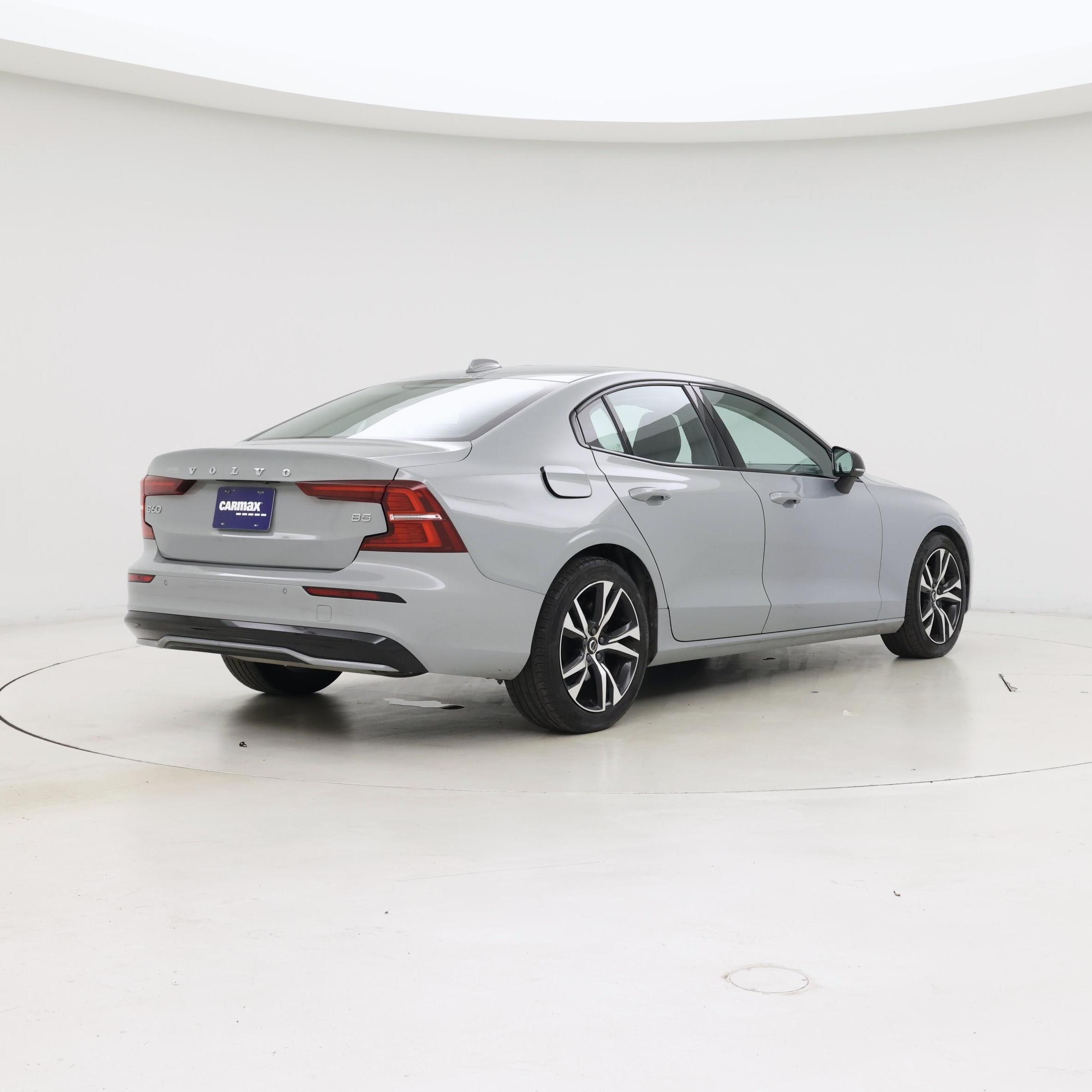 Thumbnail: 2025 Volvo S60 - 8