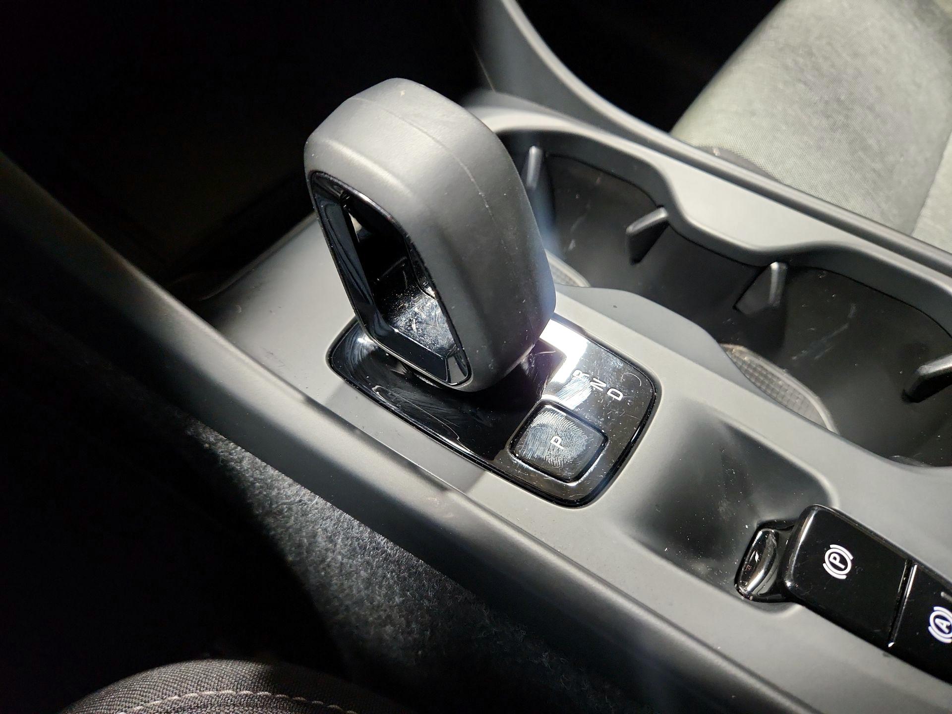 Thumbnail: 2025 Volvo XC40 - 15