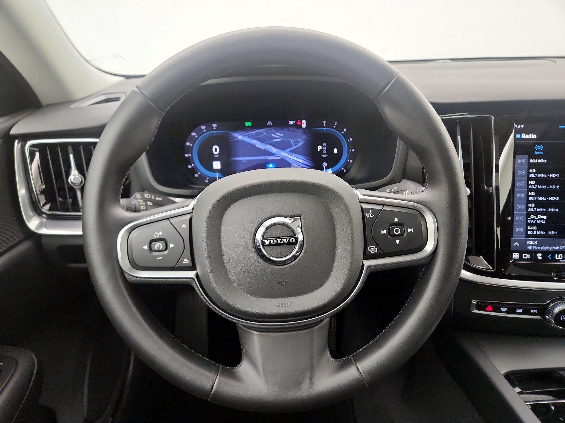 Thumbnail: 2025 Volvo S60 - 10