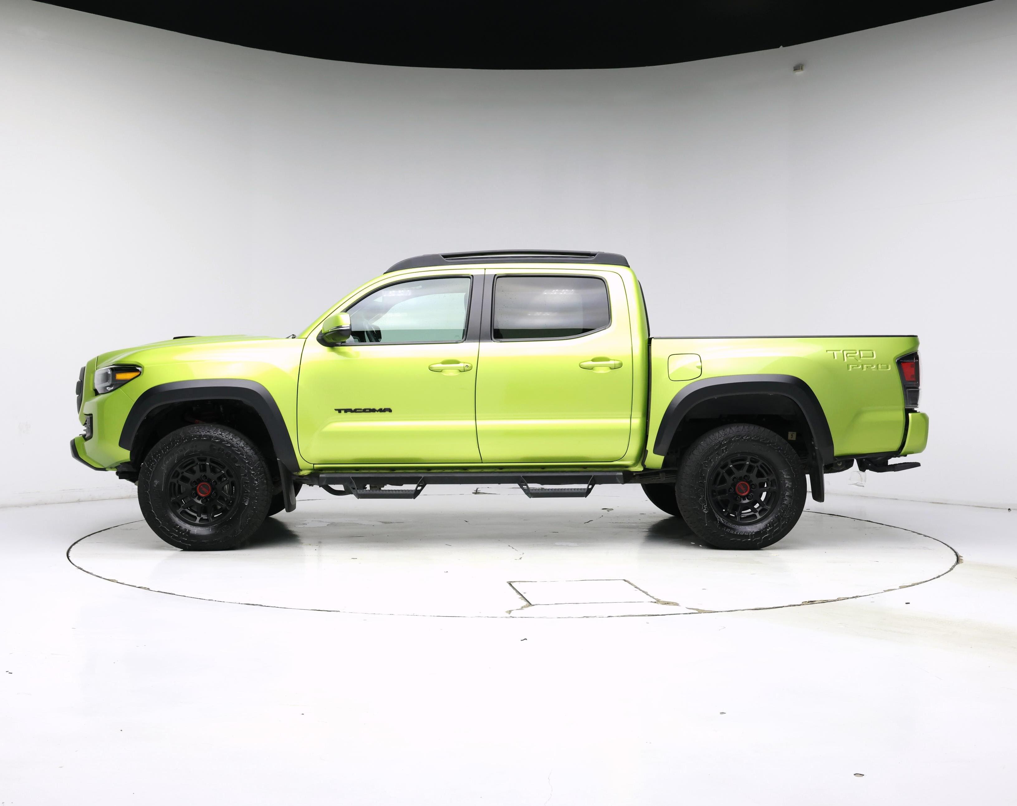 Thumbnail: 2022 Toyota Tacoma - 3