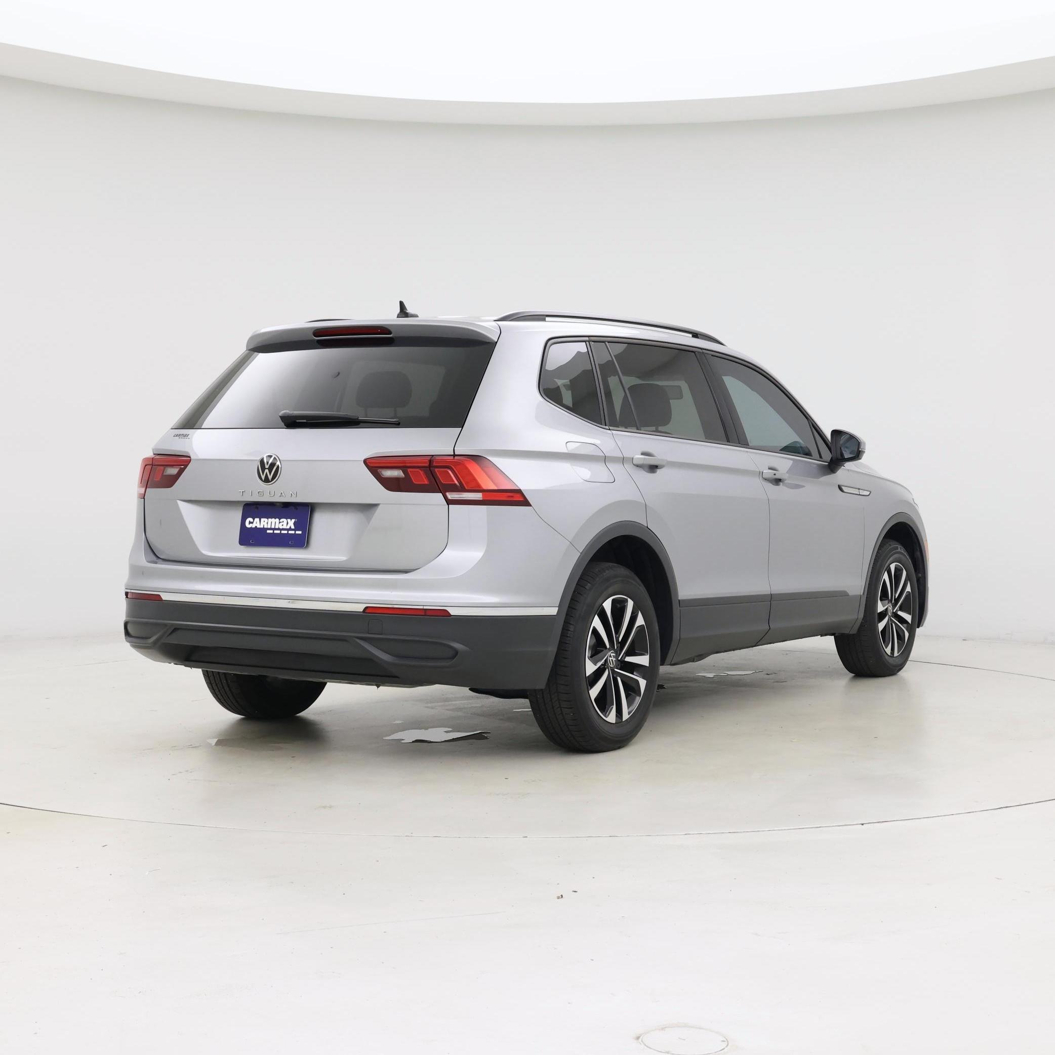 Thumbnail: 2022 Volkswagen Tiguan - 8