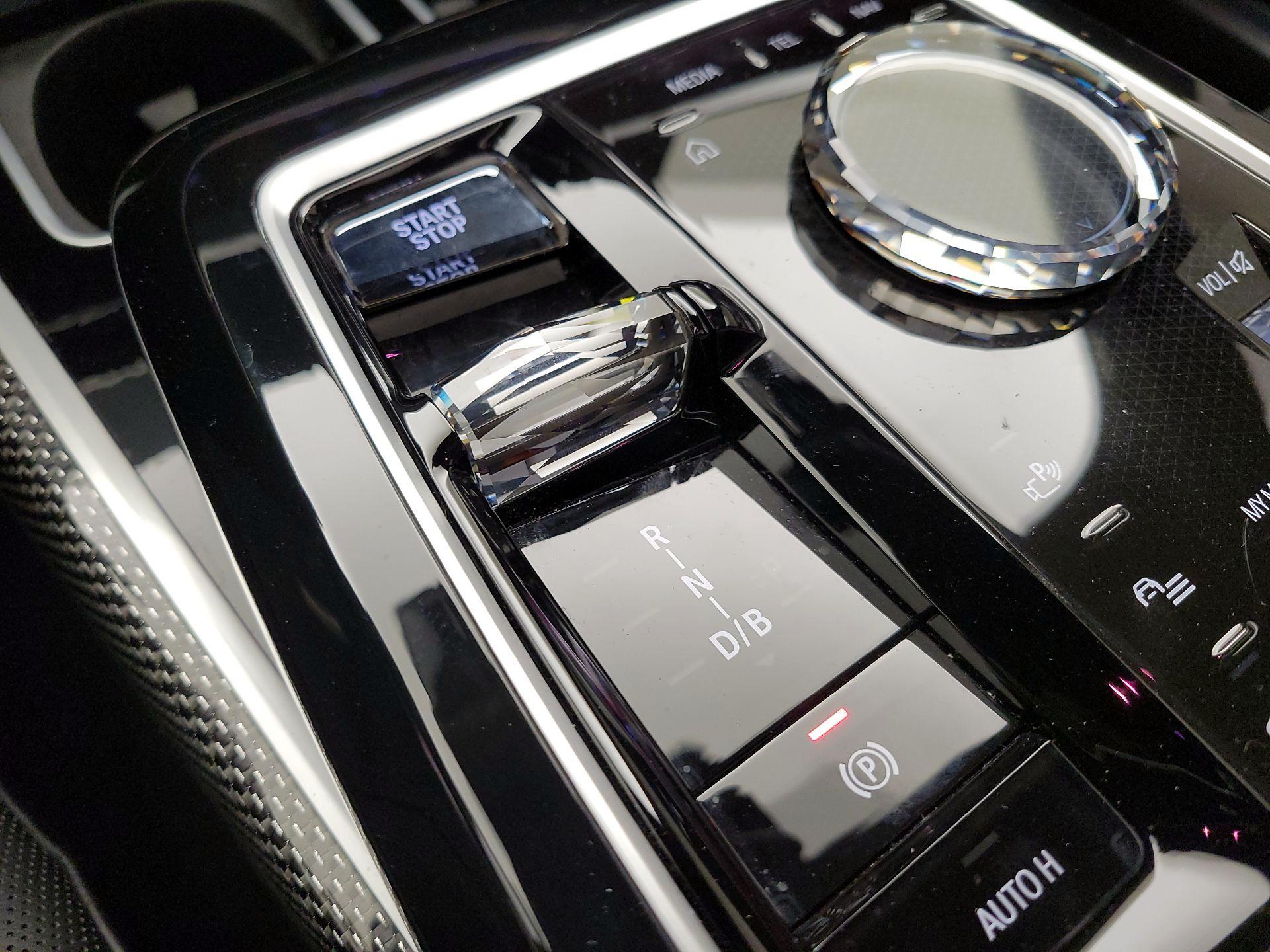Thumbnail: 2023 BMW i7 - 18