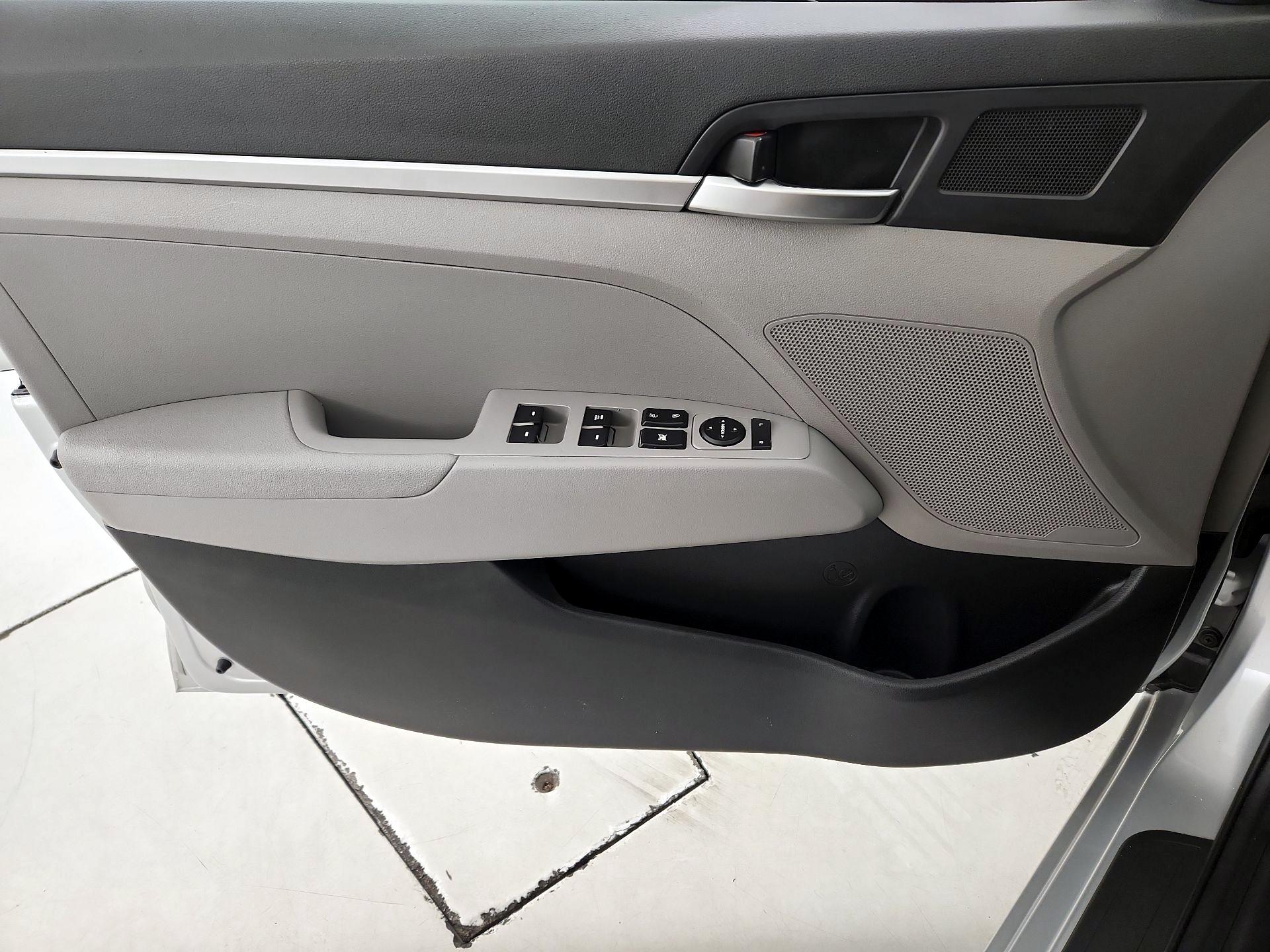 Thumbnail: 2019 Hyundai Elantra - 12