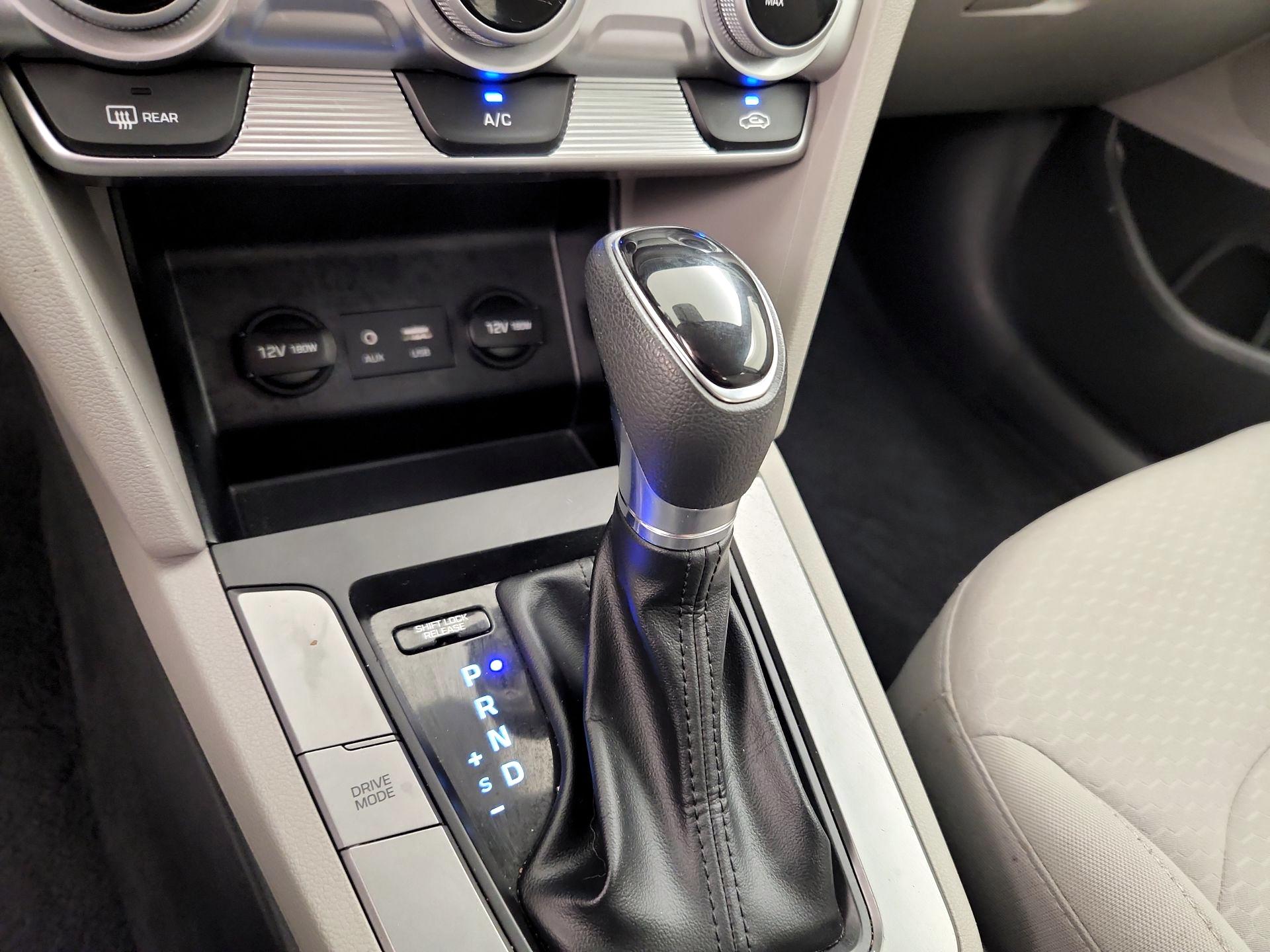 Thumbnail: 2019 Hyundai Elantra - 17