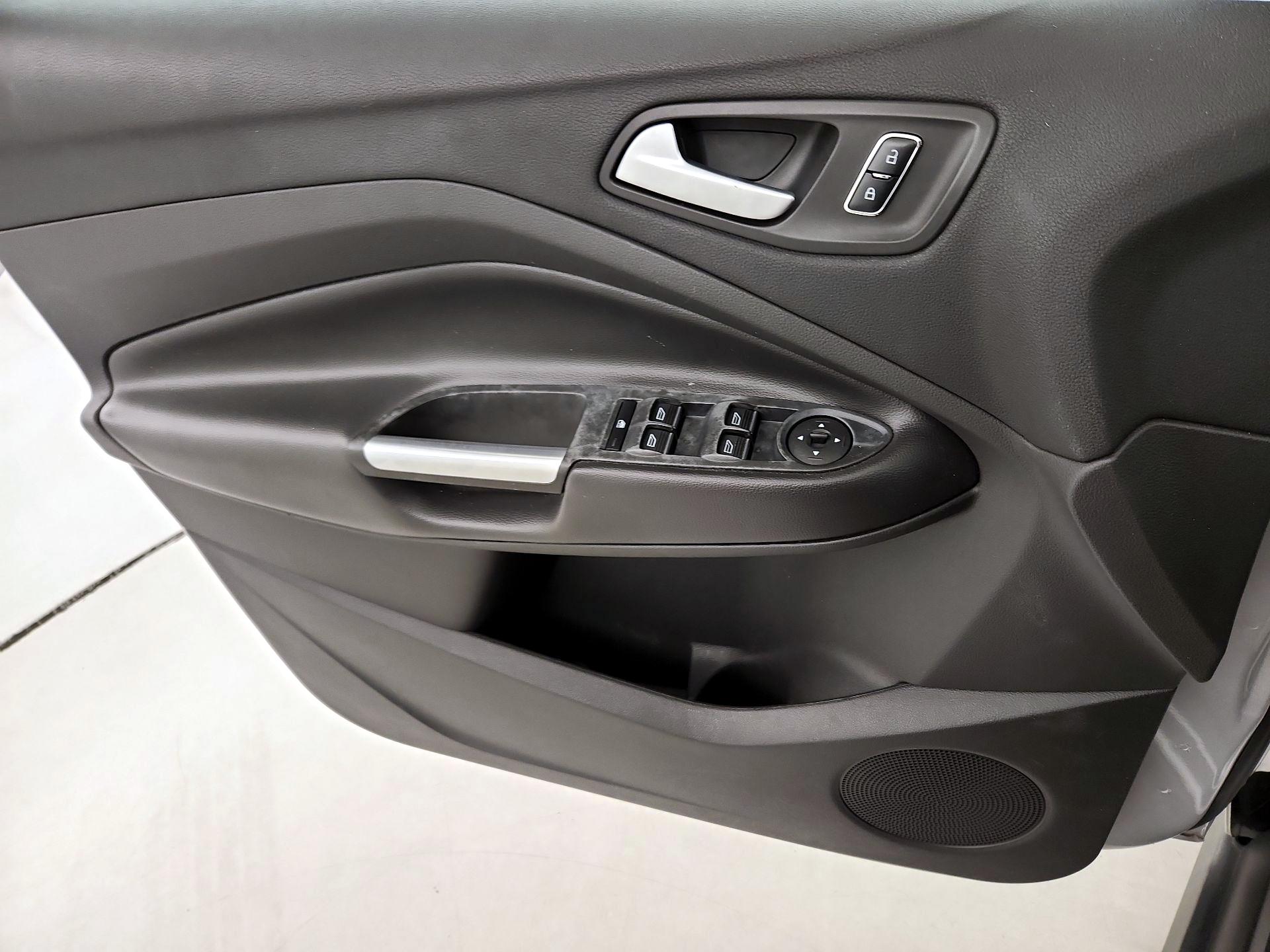 Thumbnail: 2016 Ford C-Max - 12