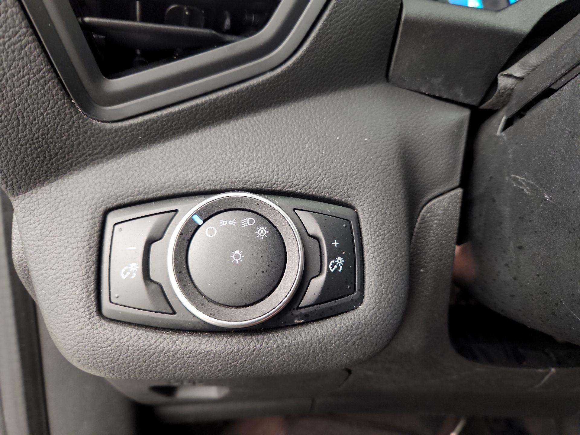 Thumbnail: 2016 Ford C-Max - 13