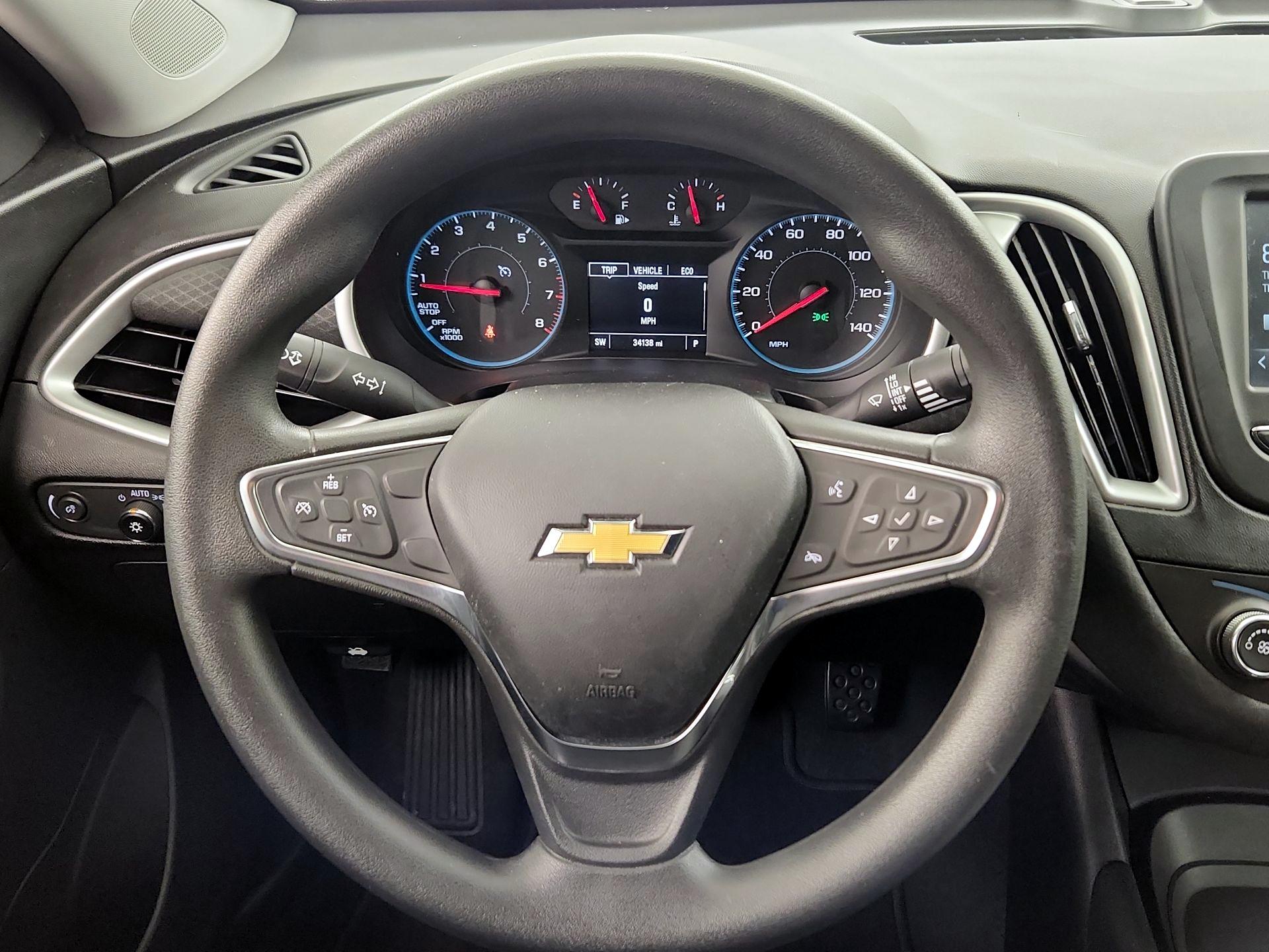 Thumbnail: 2017 Chevrolet Malibu - 10