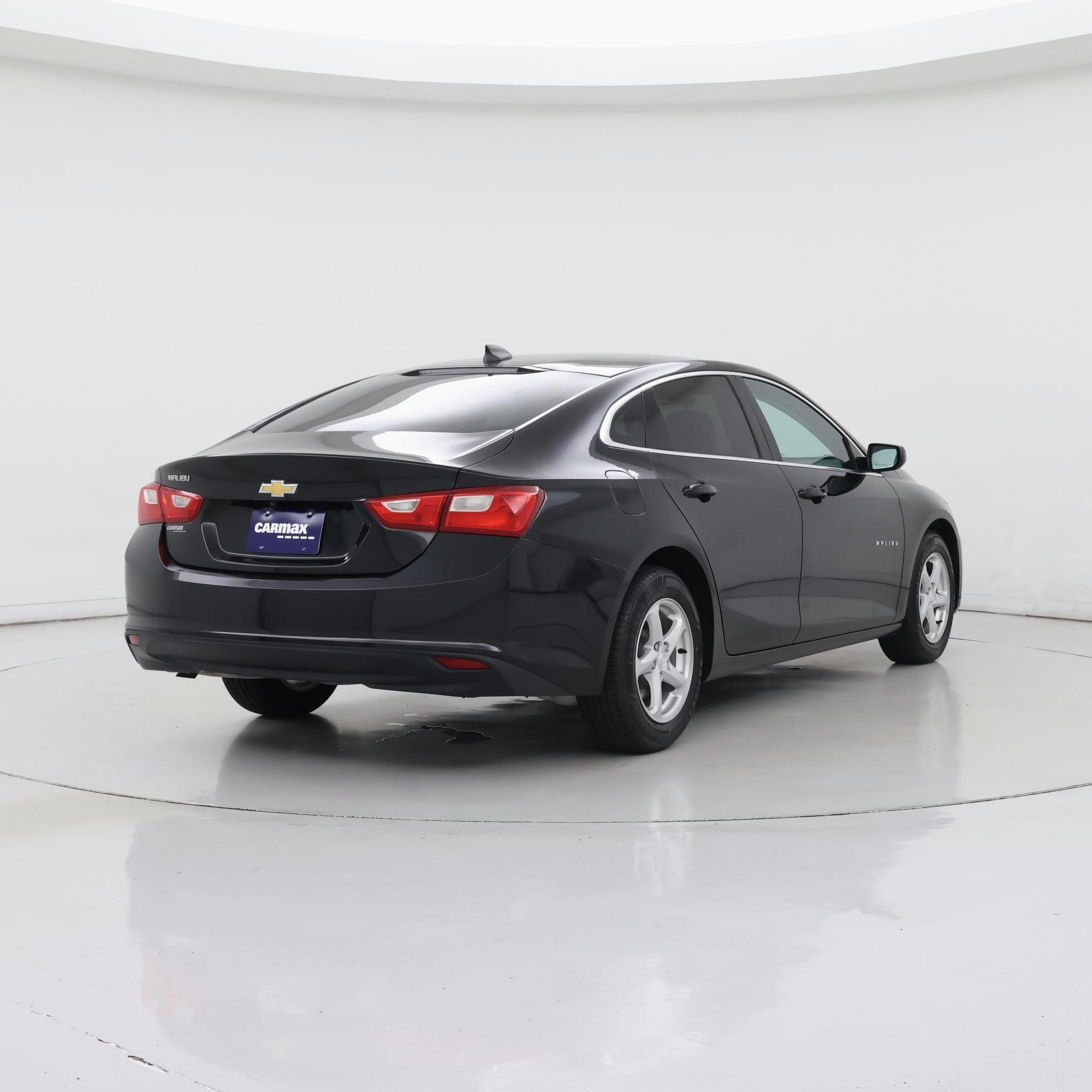 Thumbnail: 2017 Chevrolet Malibu - 8