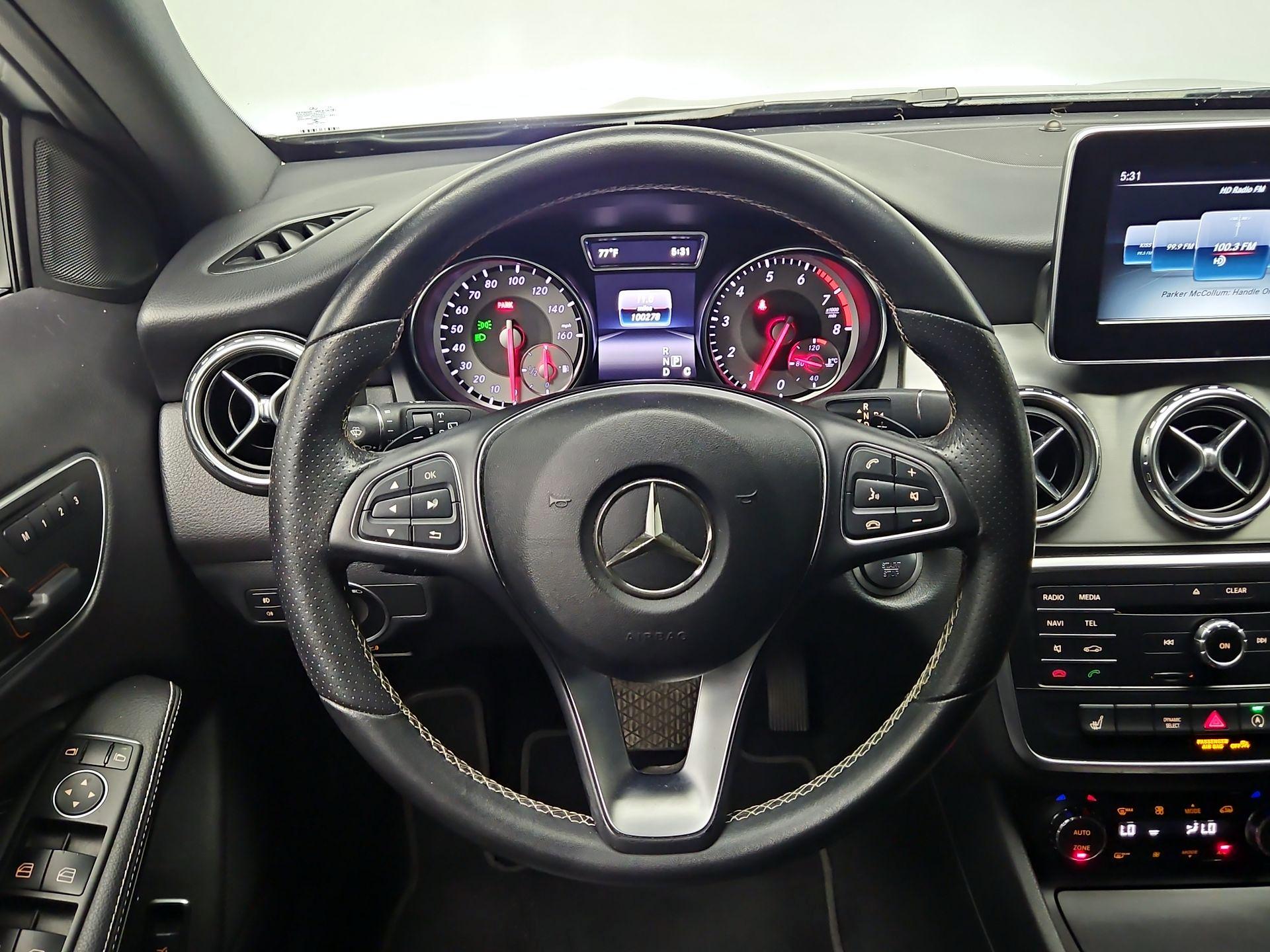 Thumbnail: 2016 Mercedes-Benz GLA - 10