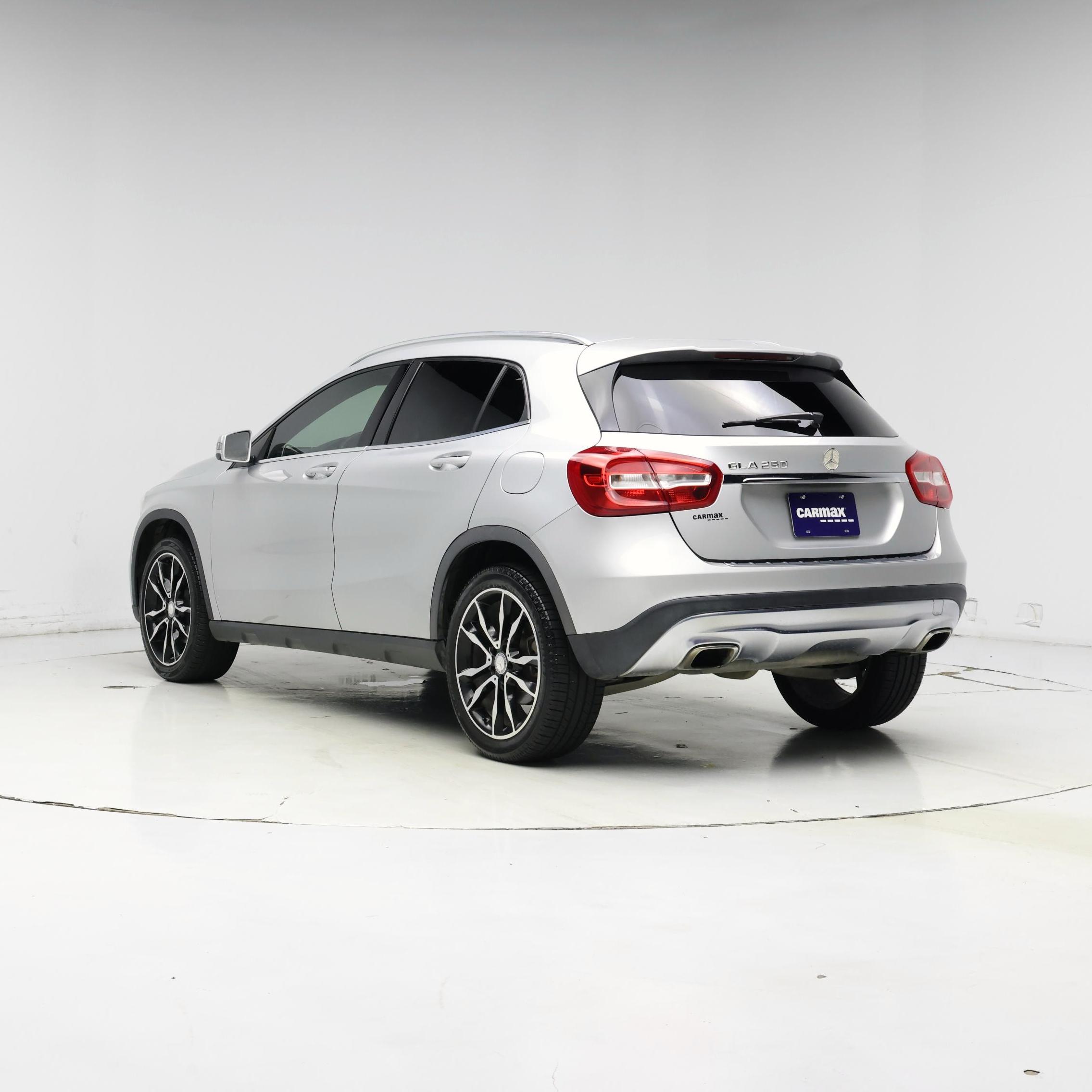 Thumbnail: 2016 Mercedes-Benz GLA - 2