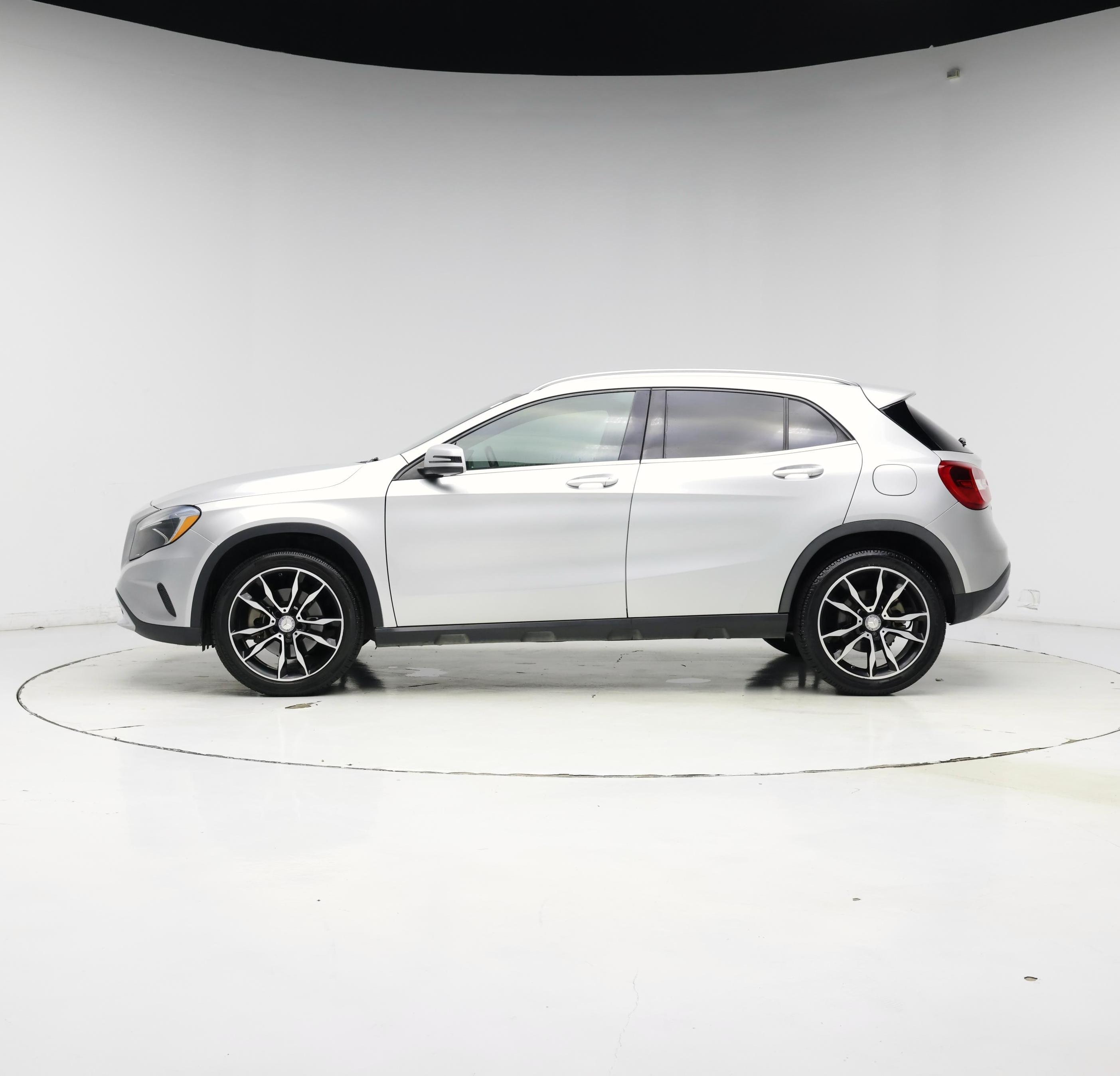 Thumbnail: 2016 Mercedes-Benz GLA - 3