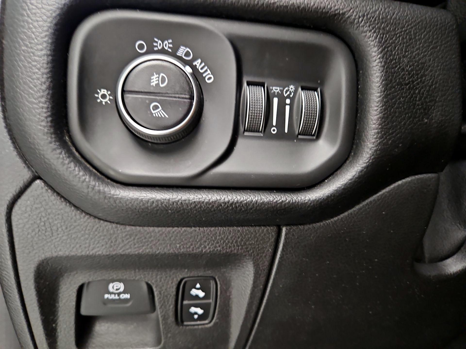Thumbnail: 2019 RAM 1500 - 11