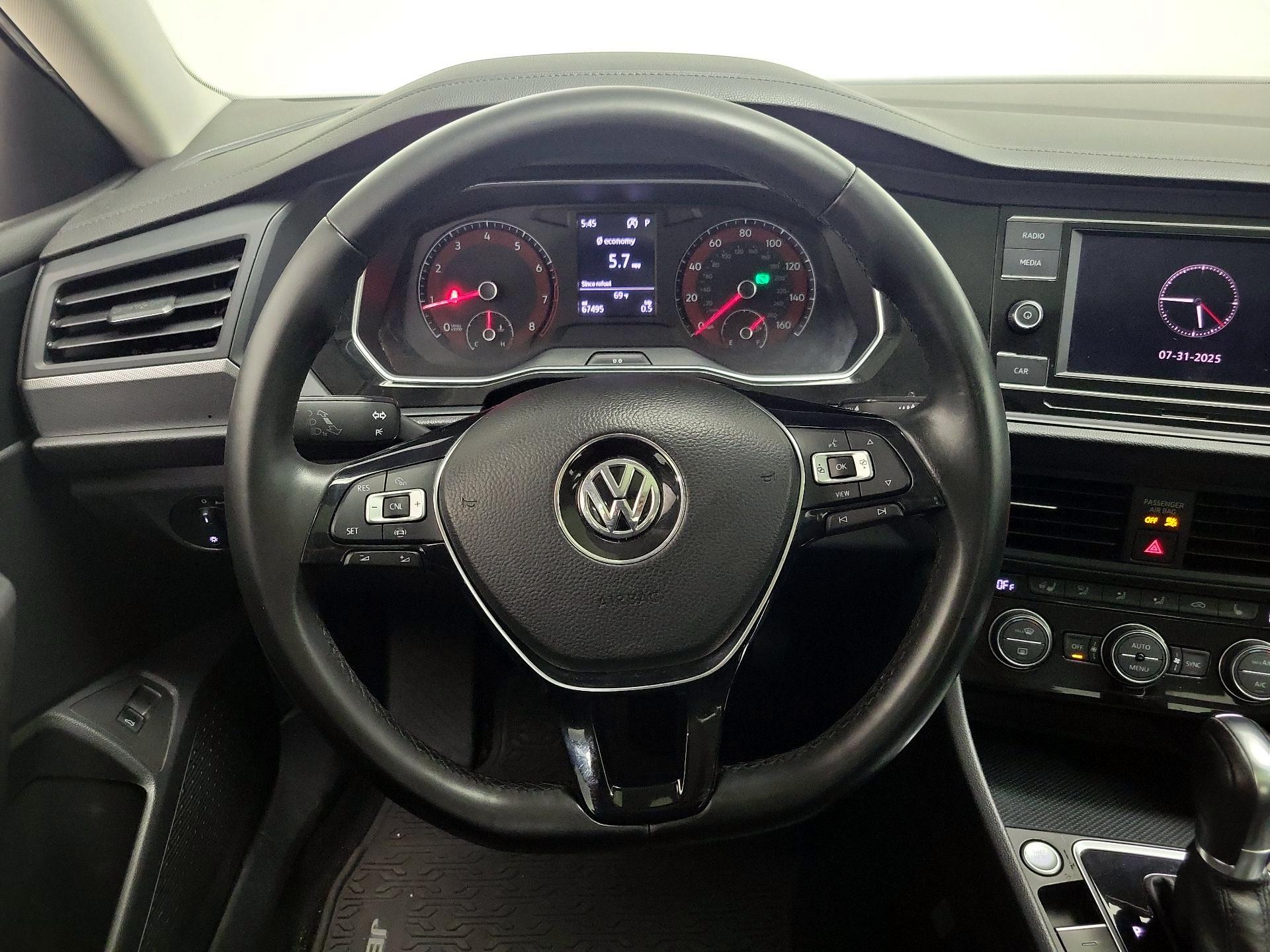 Thumbnail: 2019 Volkswagen Jetta - 10