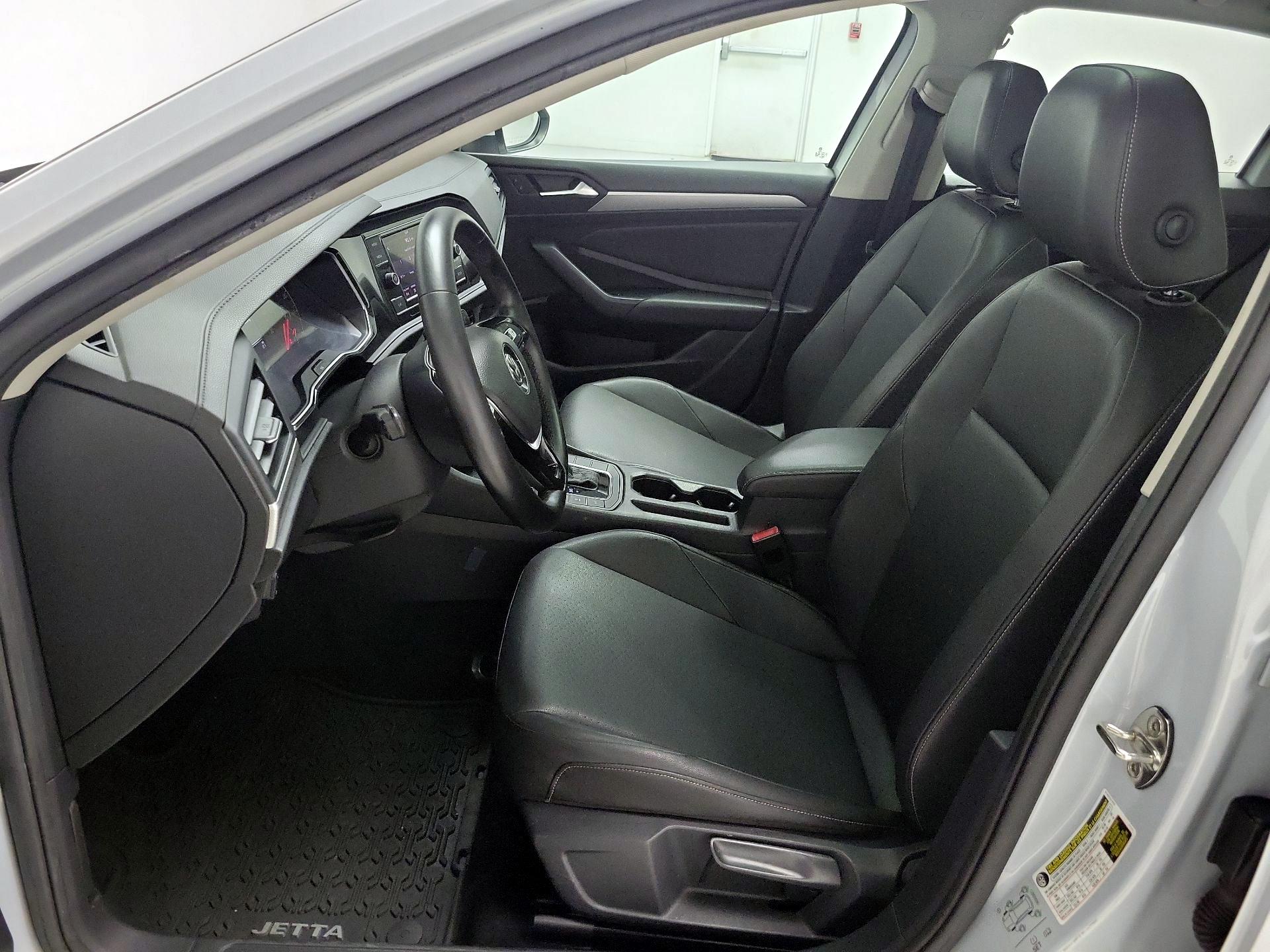 Thumbnail: 2019 Volkswagen Jetta - 11