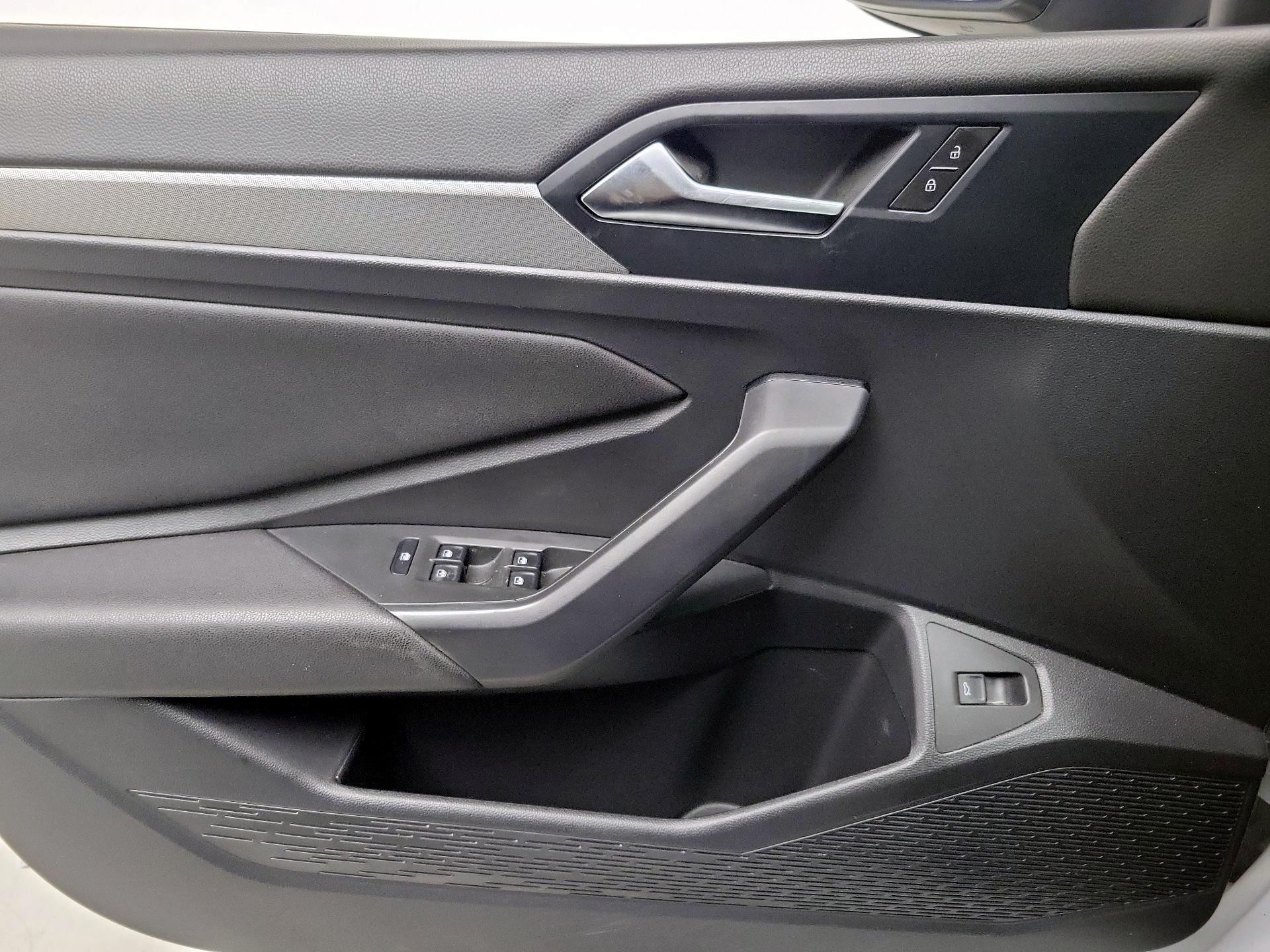 Thumbnail: 2019 Volkswagen Jetta - 12