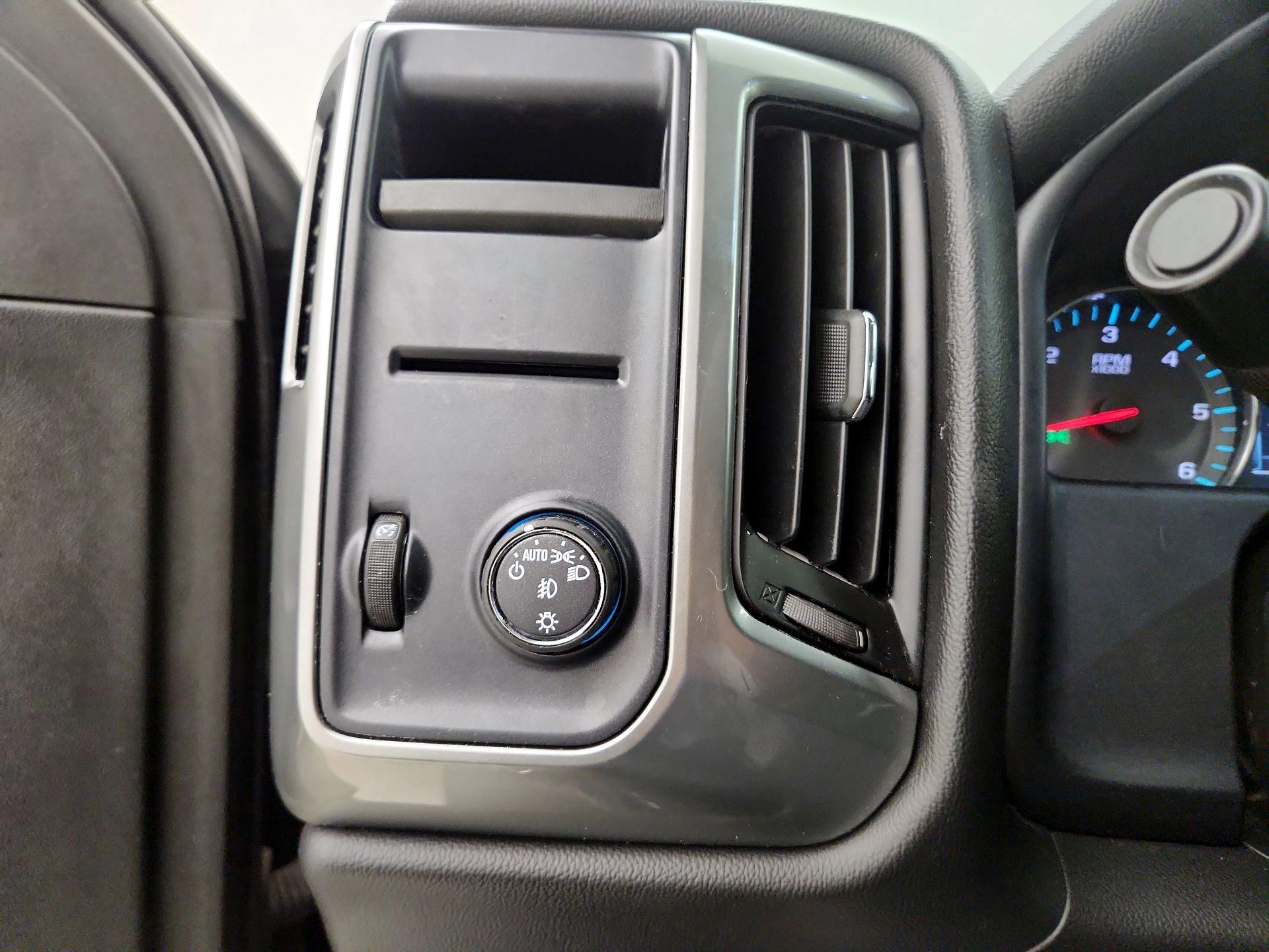 Thumbnail: 2015 Chevrolet Silverado 1500 - 13