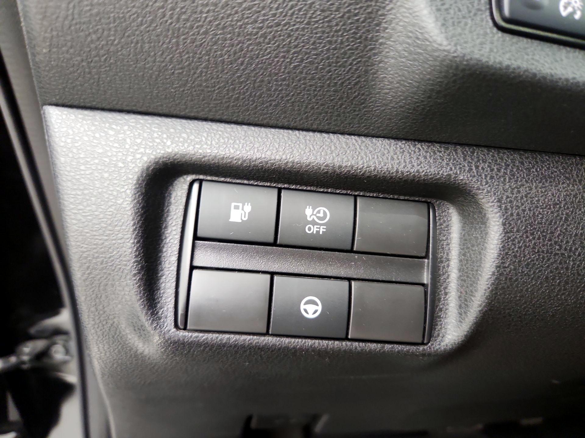 Thumbnail: 2020 Nissan Leaf - 13