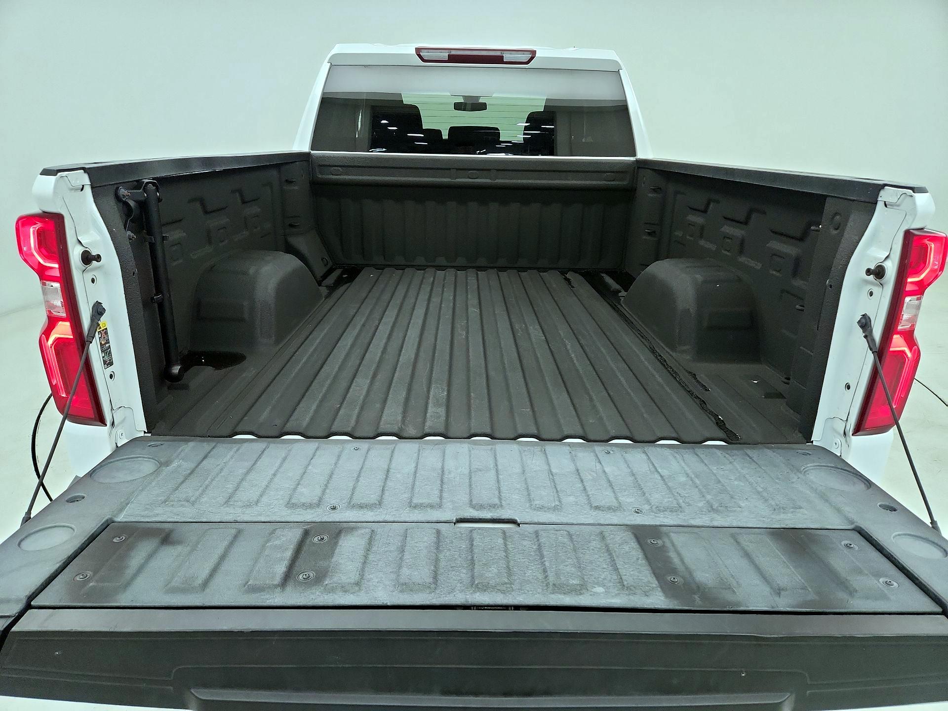 Thumbnail: 2022 Chevrolet Silverado 1500 - 16