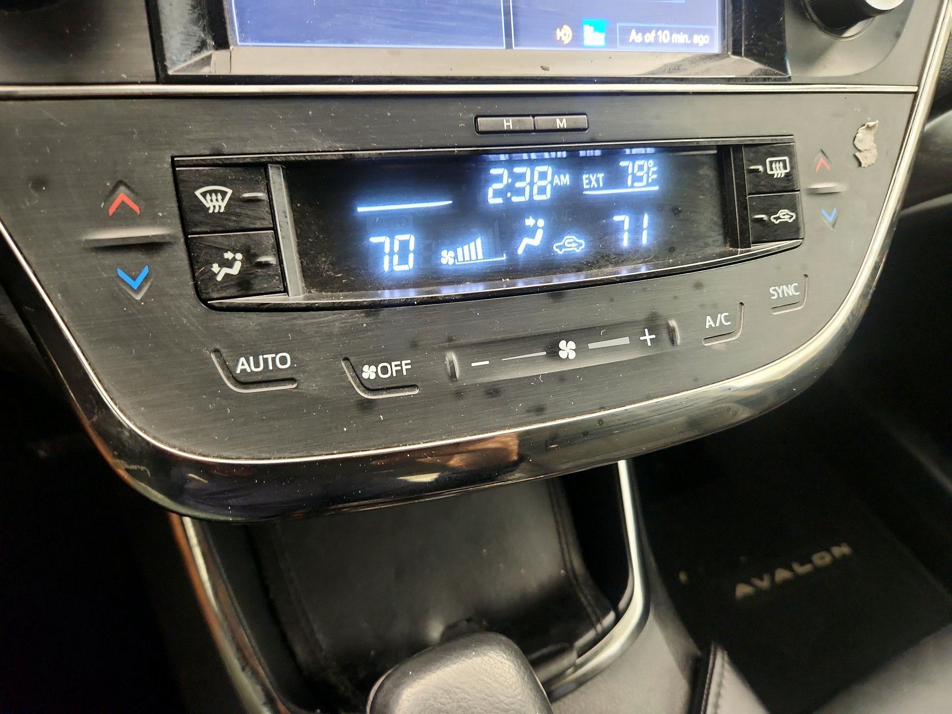 Thumbnail: 2018 Toyota Avalon - 16
