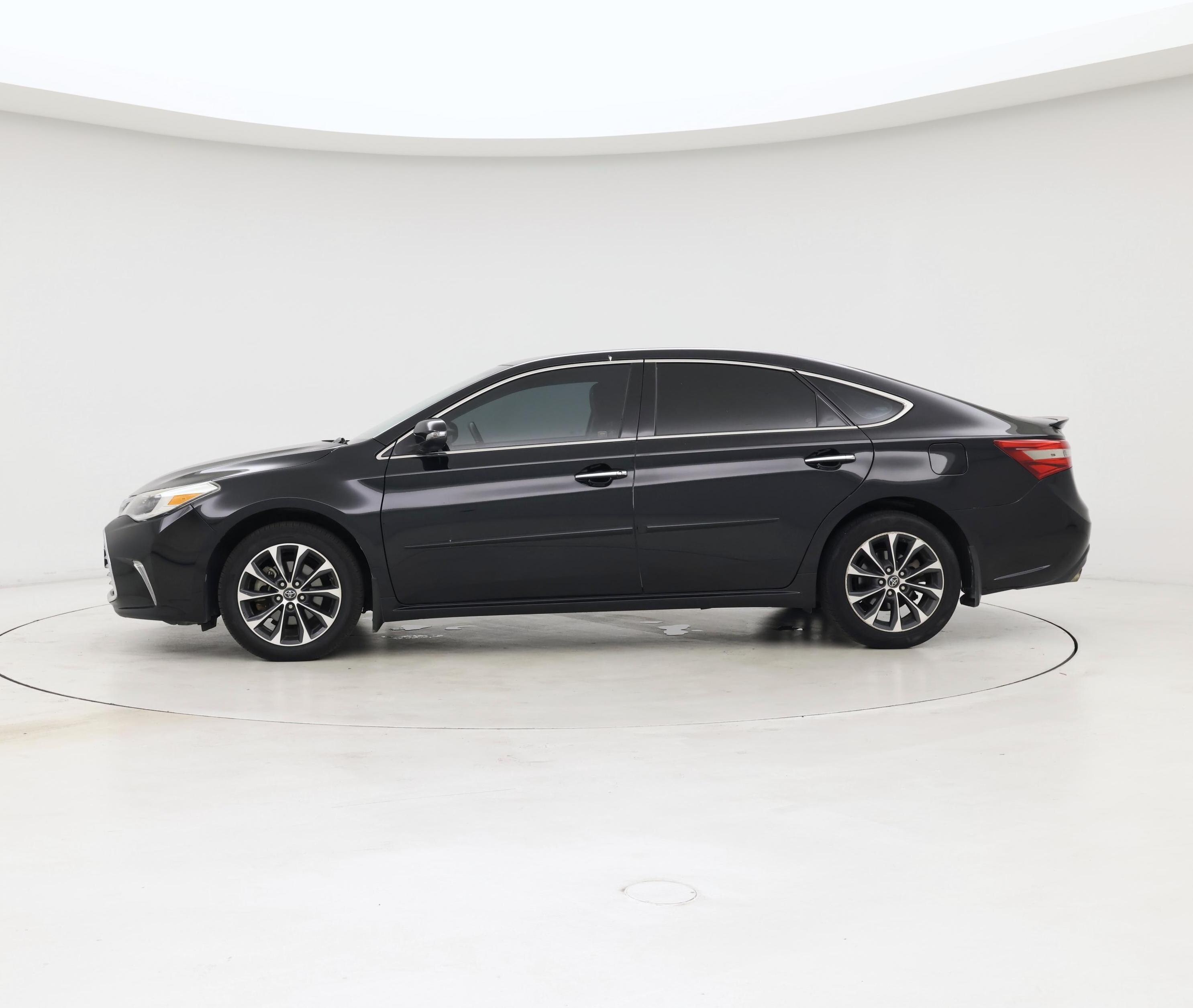 Thumbnail: 2018 Toyota Avalon - 3