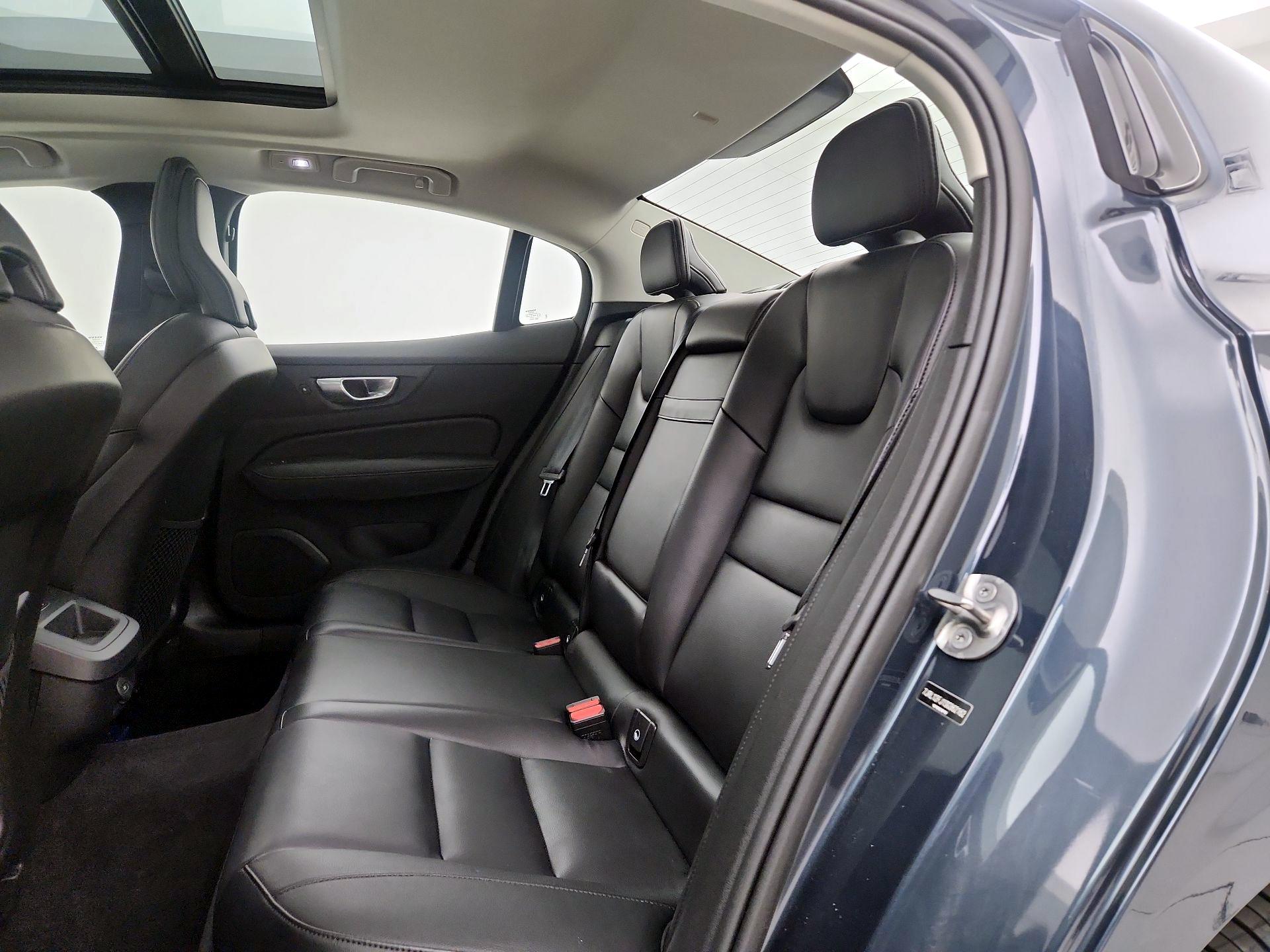 Thumbnail: 2025 Volvo S60 - 20