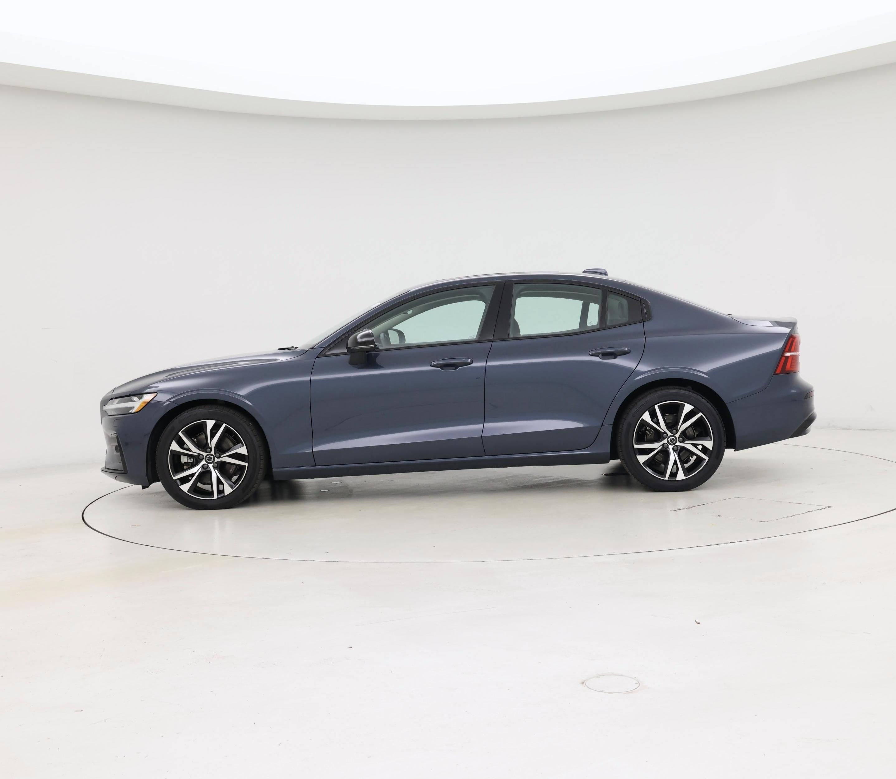 Thumbnail: 2025 Volvo S60 - 3