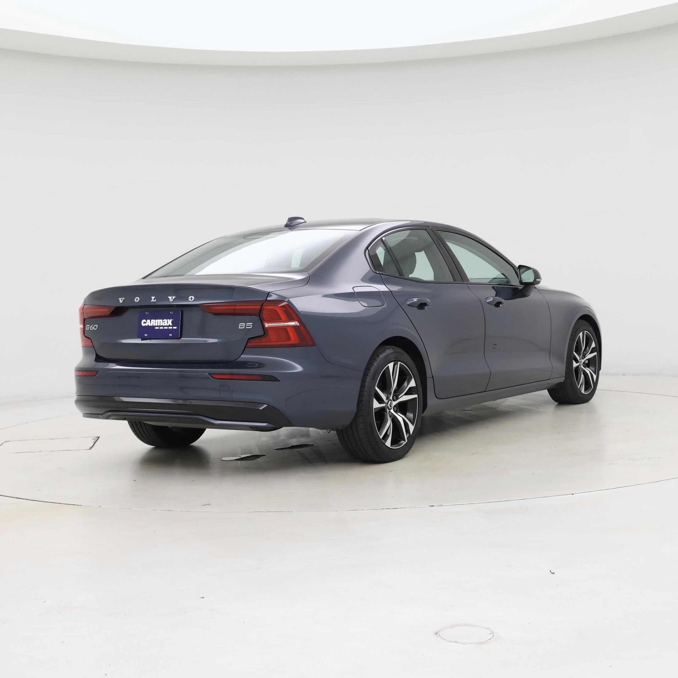 Thumbnail: 2025 Volvo S60 - 8