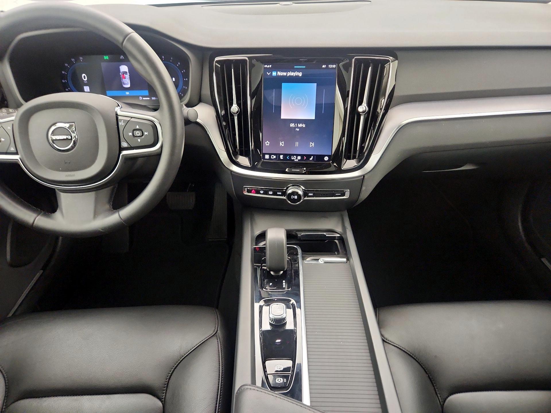 Thumbnail: 2025 Volvo S60 - 9