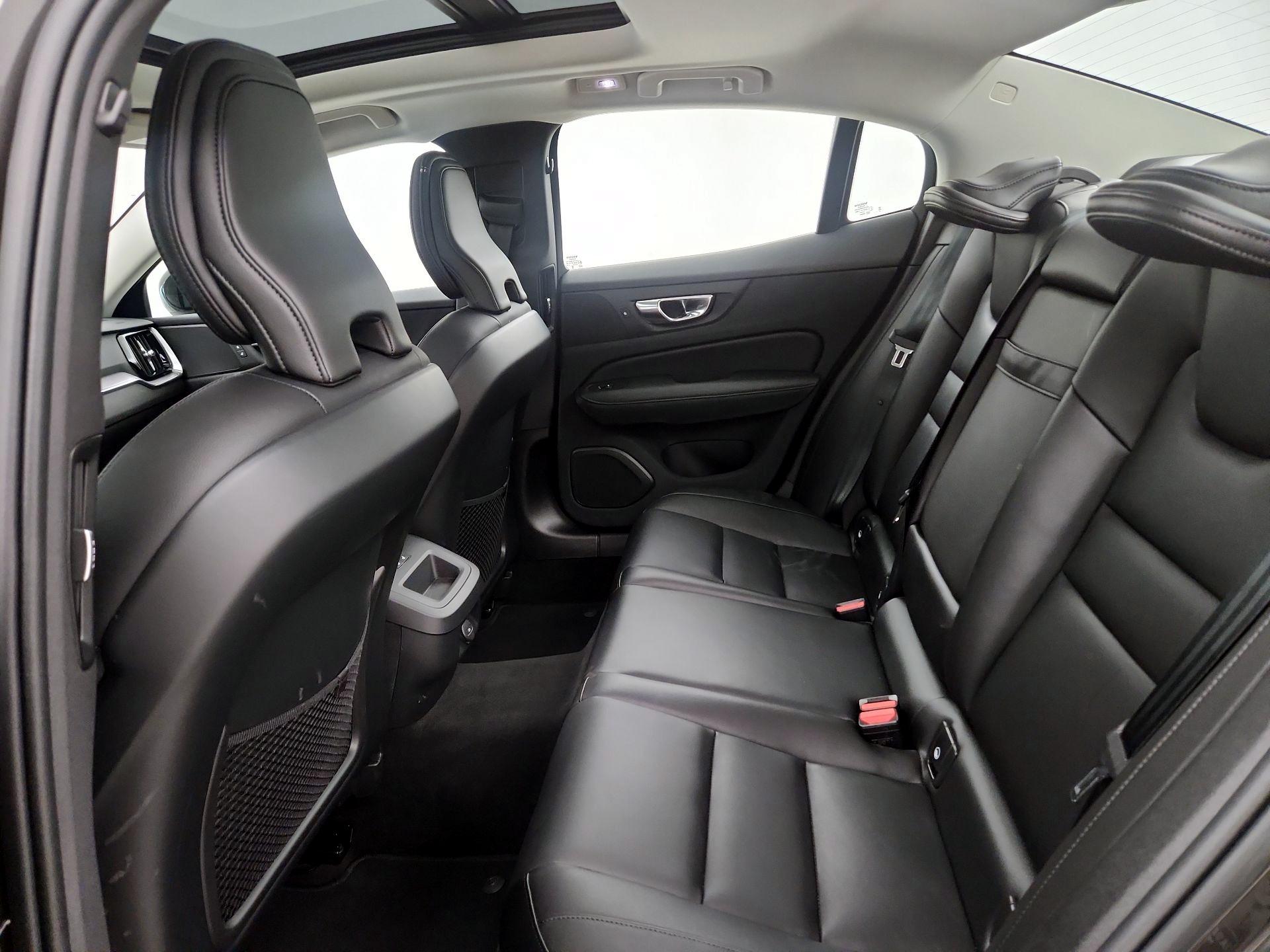 Thumbnail: 2025 Volvo S60 - 20