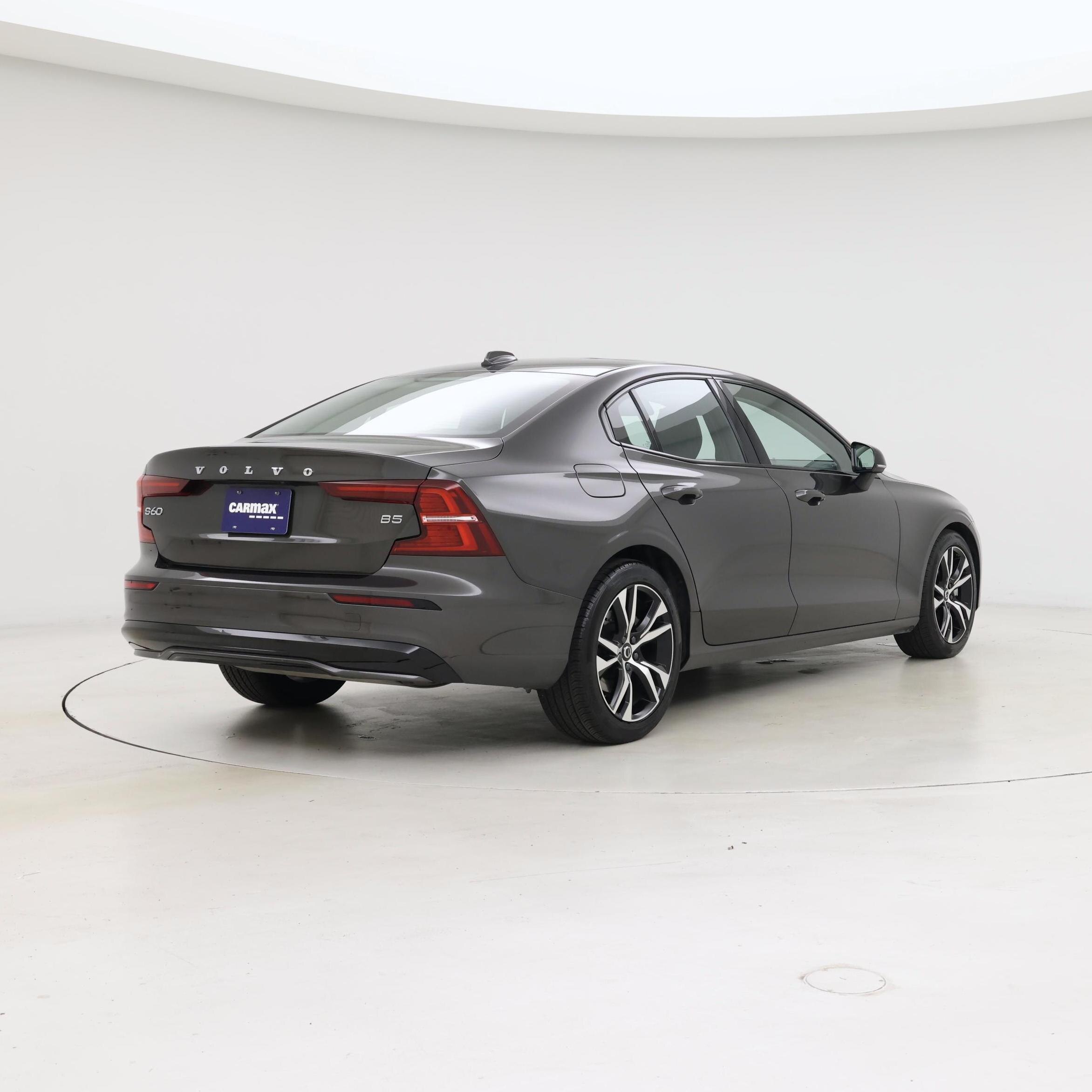 Thumbnail: 2025 Volvo S60 - 8