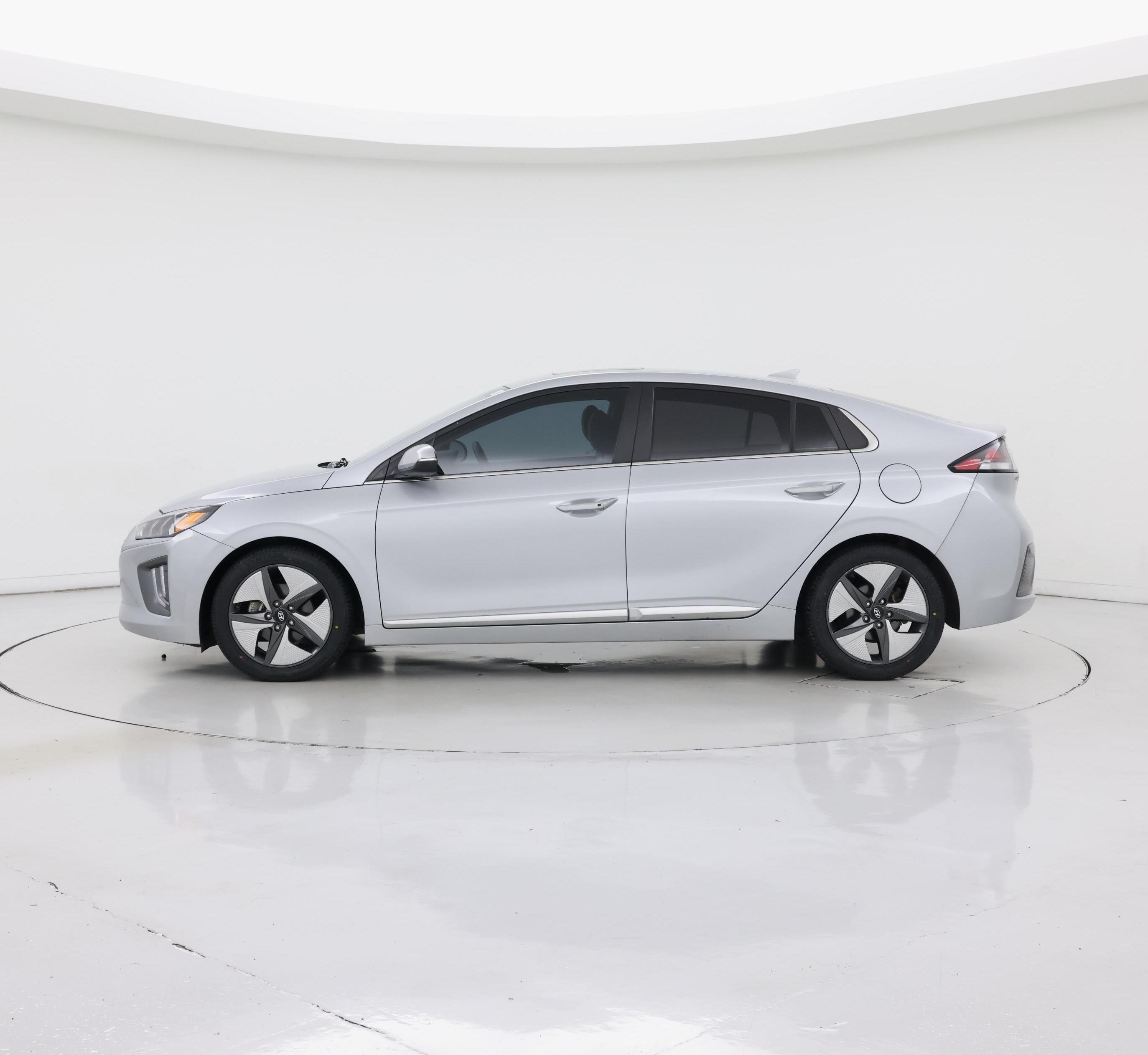 Thumbnail: 2021 Hyundai Ioniq - 3