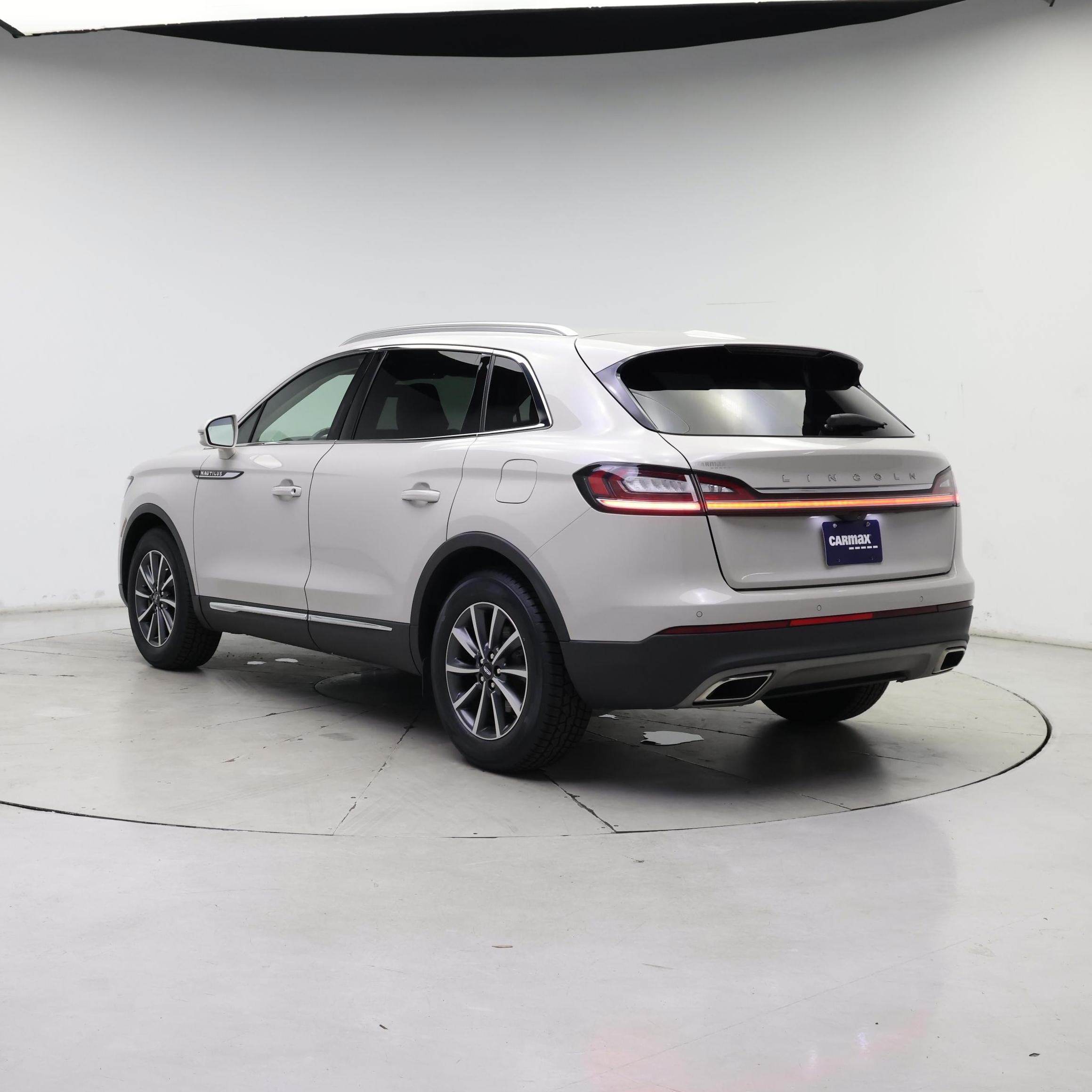 Thumbnail: 2022 Lincoln Nautilus - 2