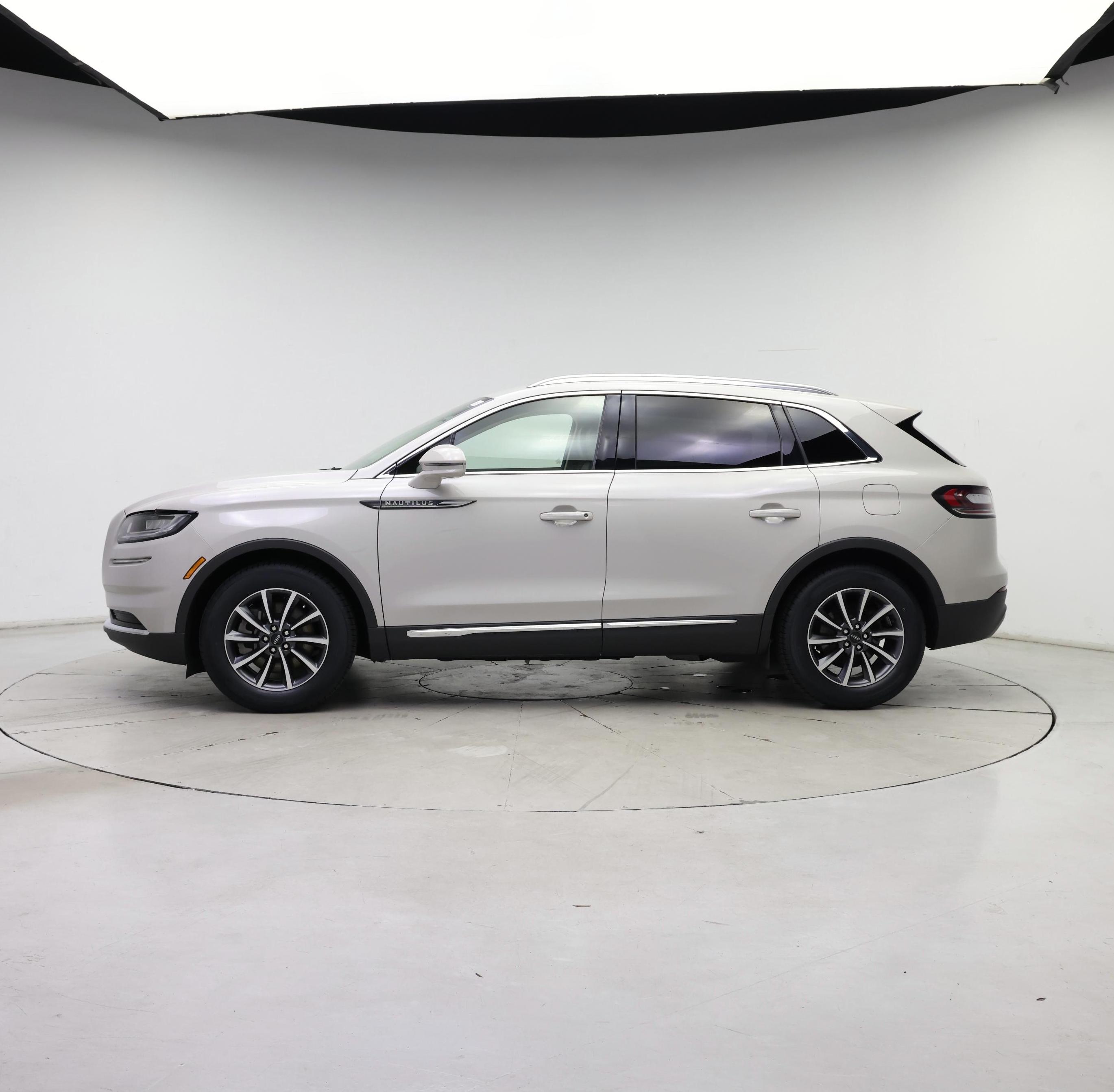 Thumbnail: 2022 Lincoln Nautilus - 3