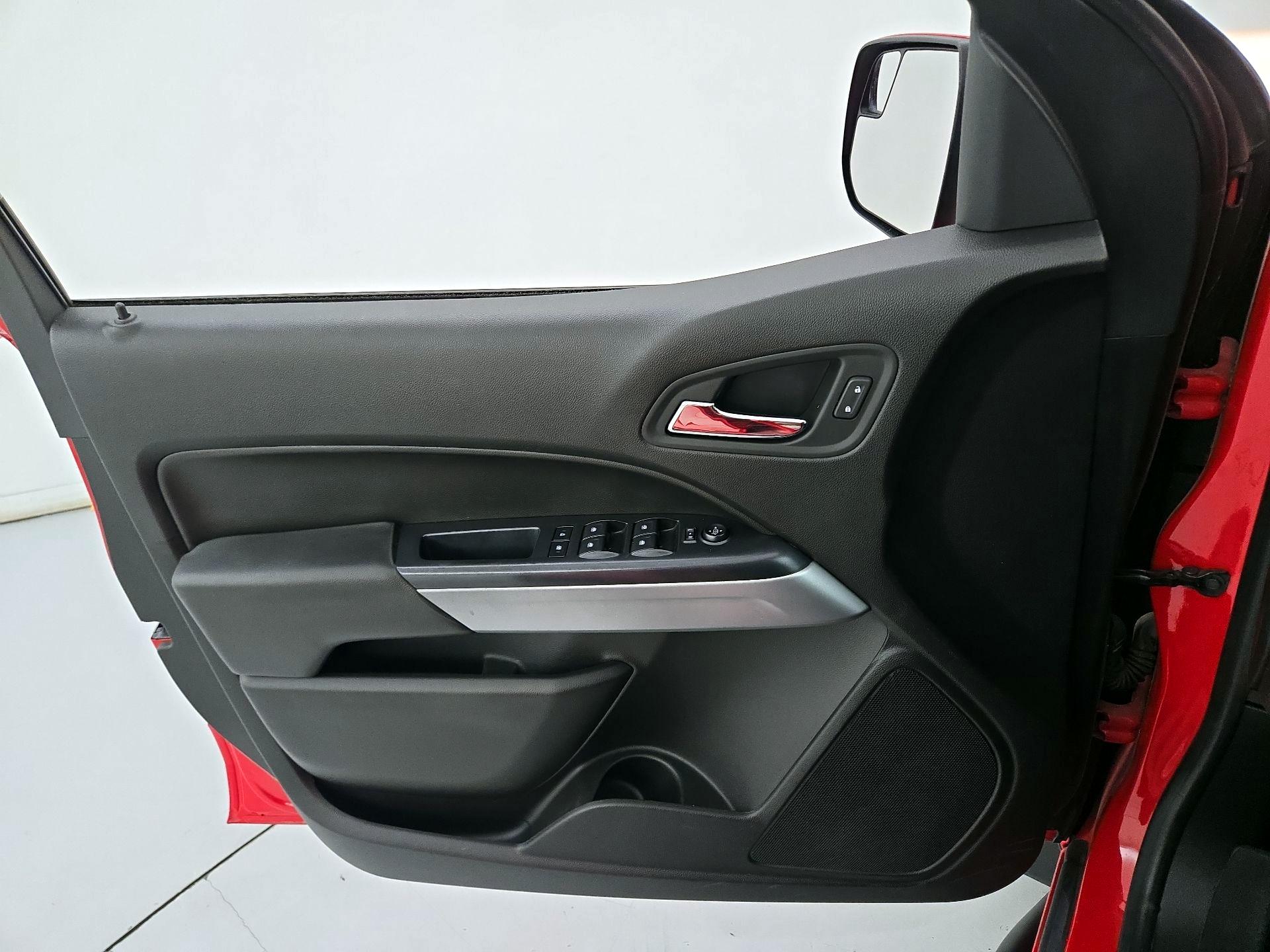 Thumbnail: 2017 Chevrolet Colorado - 12